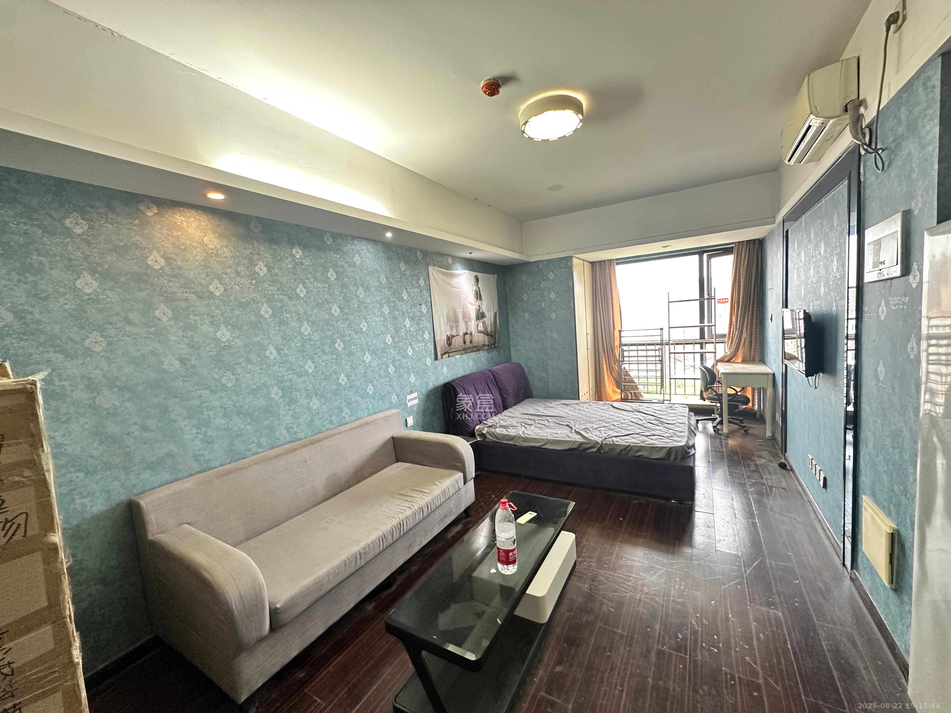 德思勤城市广场(宝格丽公寓) 1室1厅1卫 1700.0元/月 德思勤城市广场(宝格丽公寓) 1室1厅1卫 1700.0元/月室内图