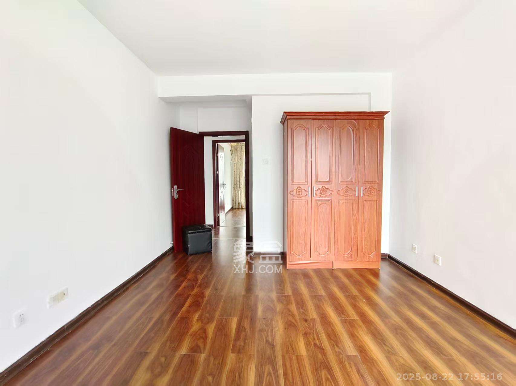 银港水晶城  3室2厅2卫    2900.0元/月室内图