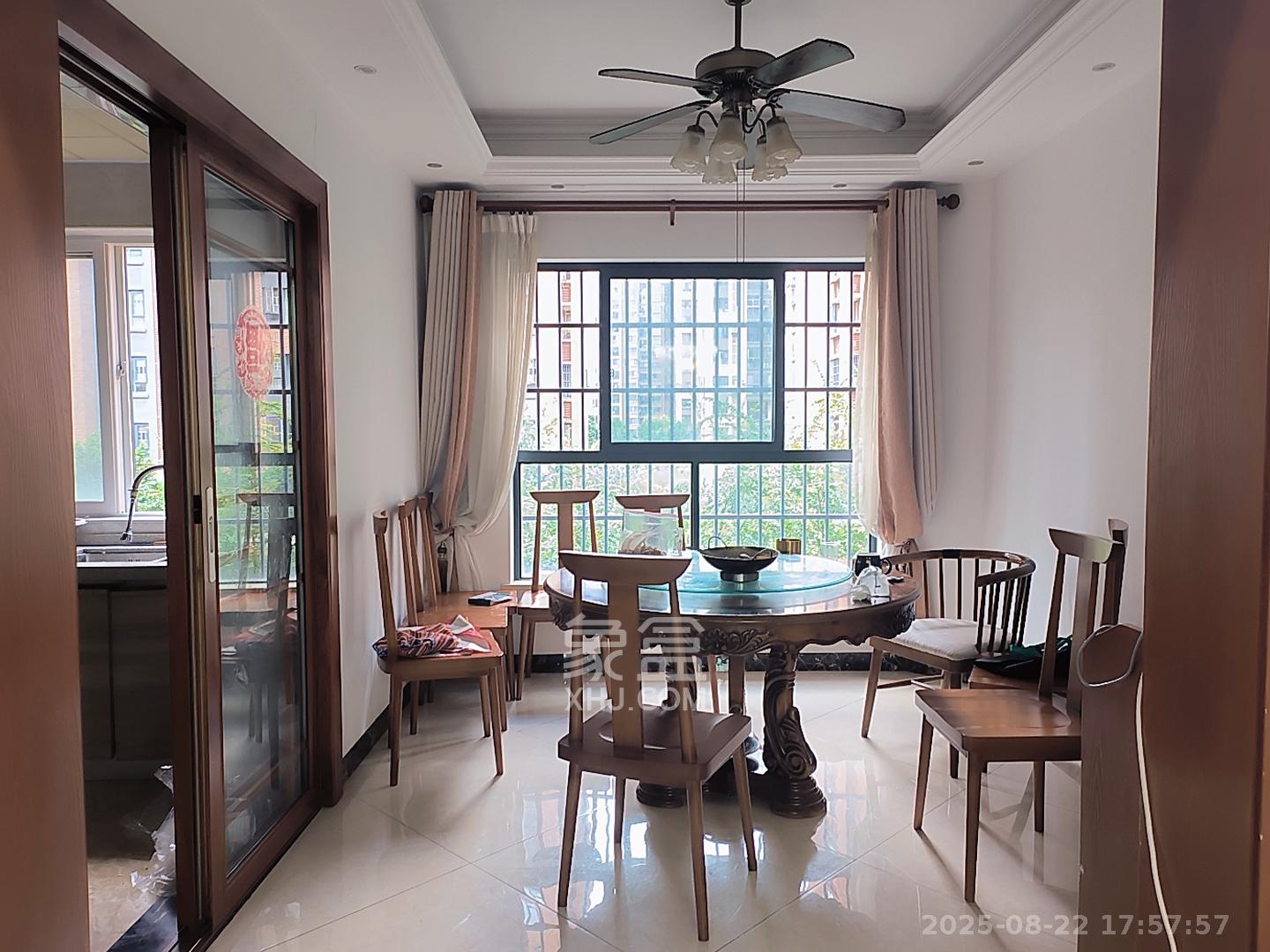 哈佛小镇(五矿哈佛小镇) 3室2厅2卫 2300.0元/月 哈佛小镇(五矿哈佛小镇) 3室2厅2卫 2300.0元/月室内图