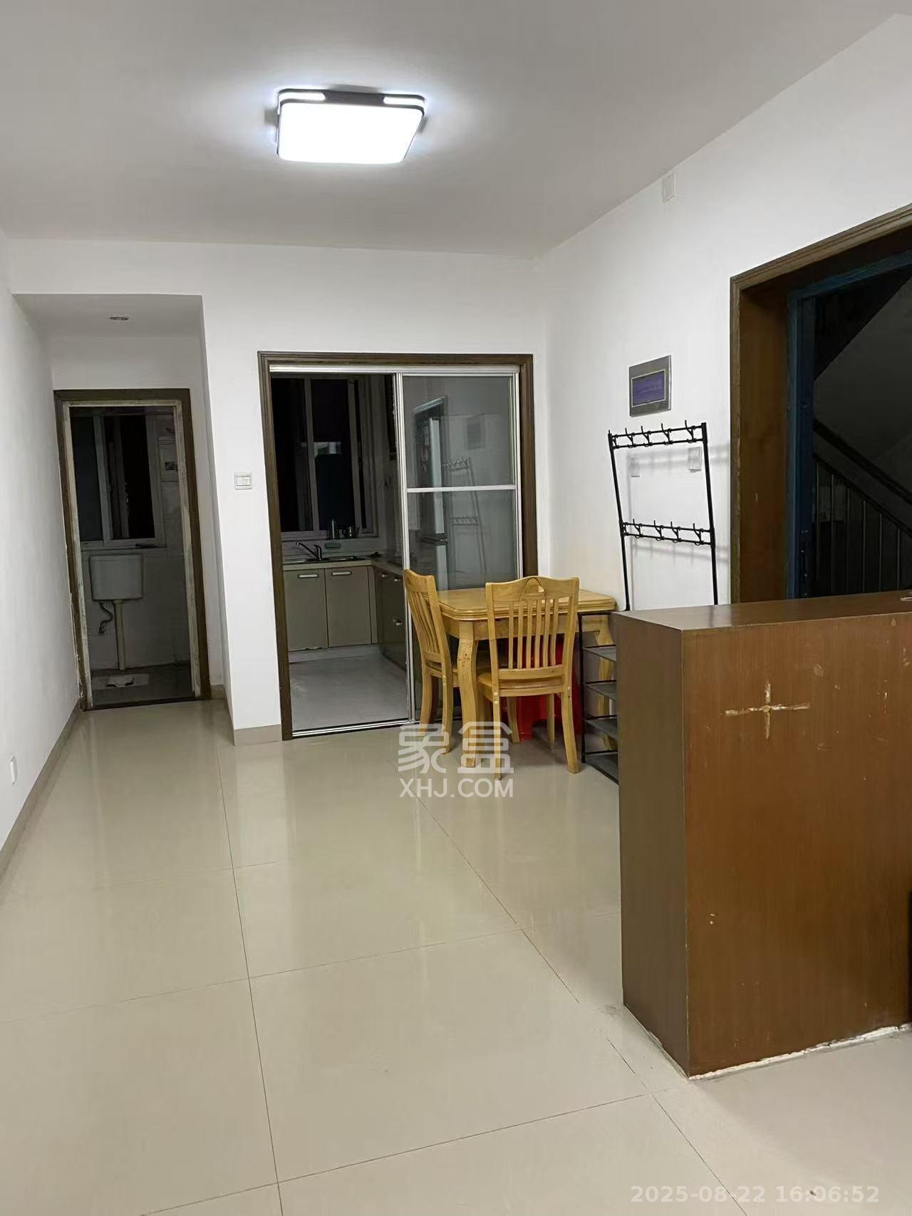 鄱阳小区 3室2厅1卫 1400.0元/月 鄱阳小区 3室2厅1卫 1400.0元/月室内图