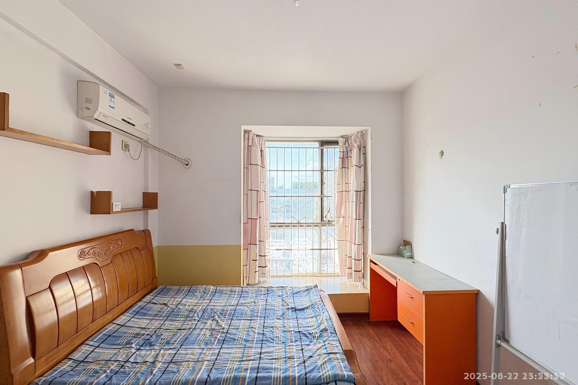 佳天雅苑 3室2厅2卫 2000.0元/月 佳天雅苑 3室2厅2卫 2000.0元/月室内图