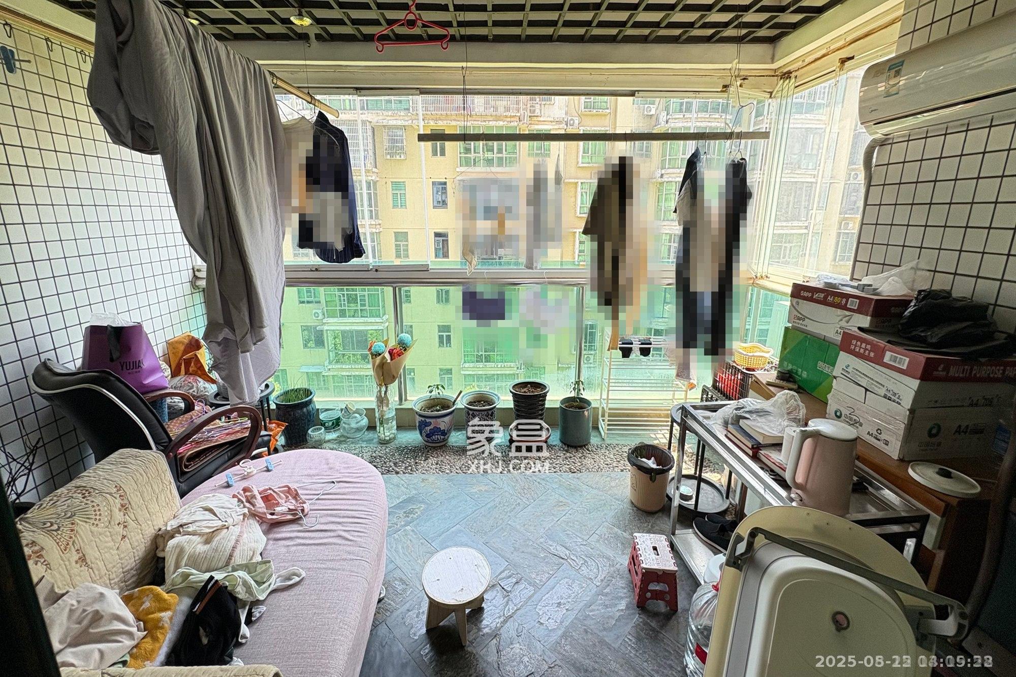 王府花园  3室2厅1卫    3200.0元/月 王府花园  3室2厅1卫    3200.0元/月室内图