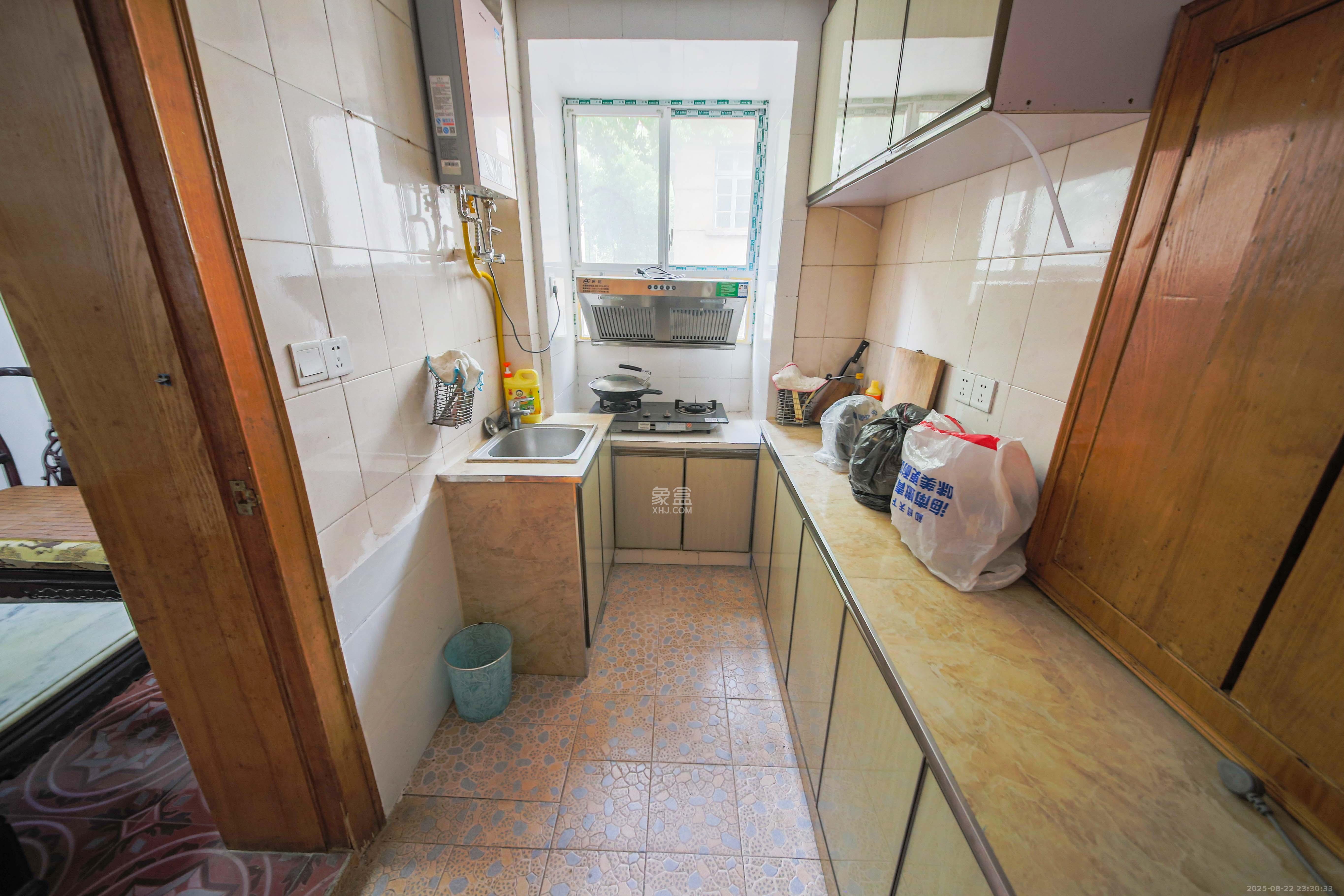 友谊路电视机厂宿舍  2室2厅1卫    40.0万 友谊路电视机厂宿舍  2室2厅1卫    40.0万厨房