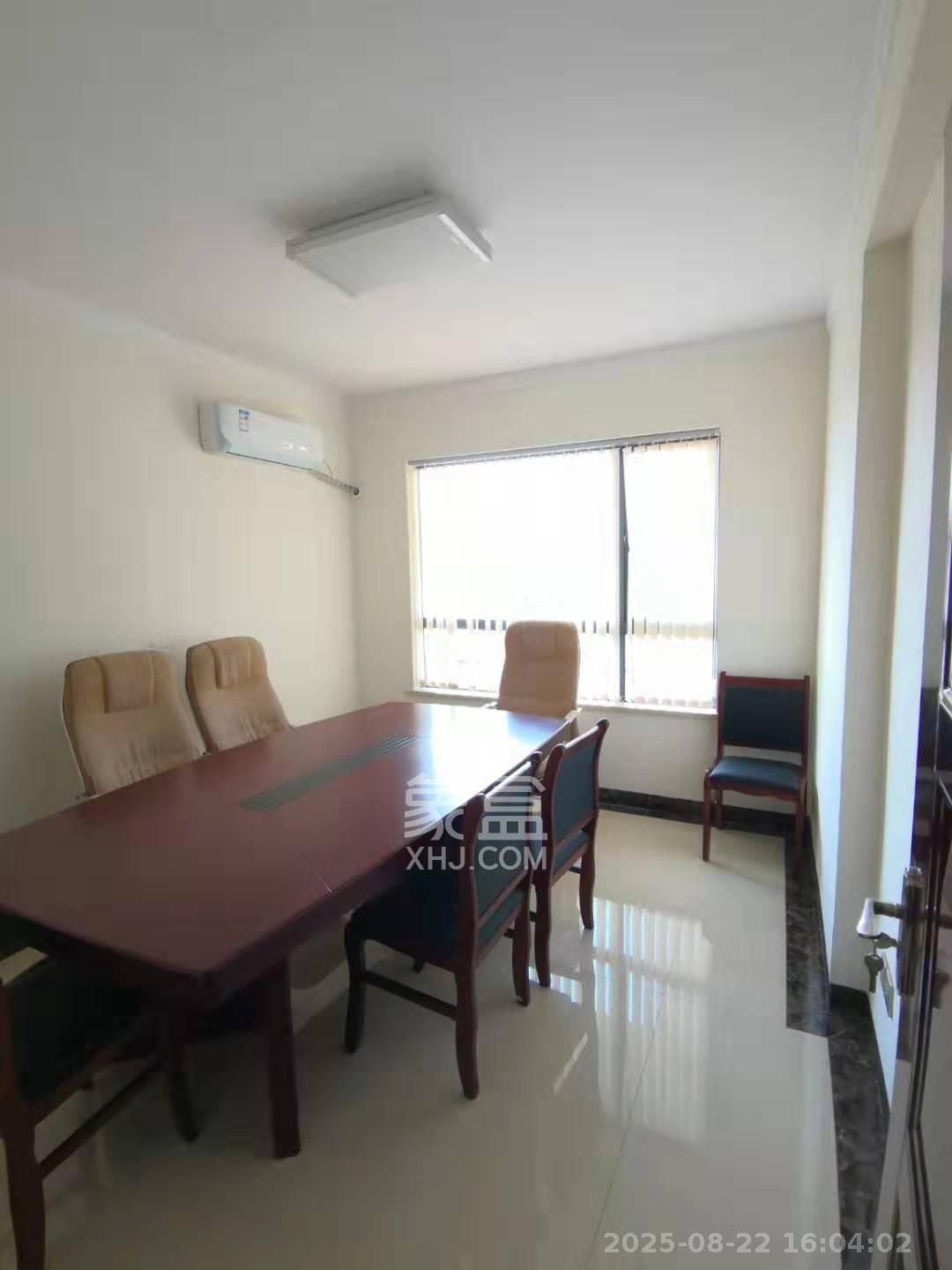 中建芙蓉嘉苑  4室2厅2卫    2600.0元/月室内图