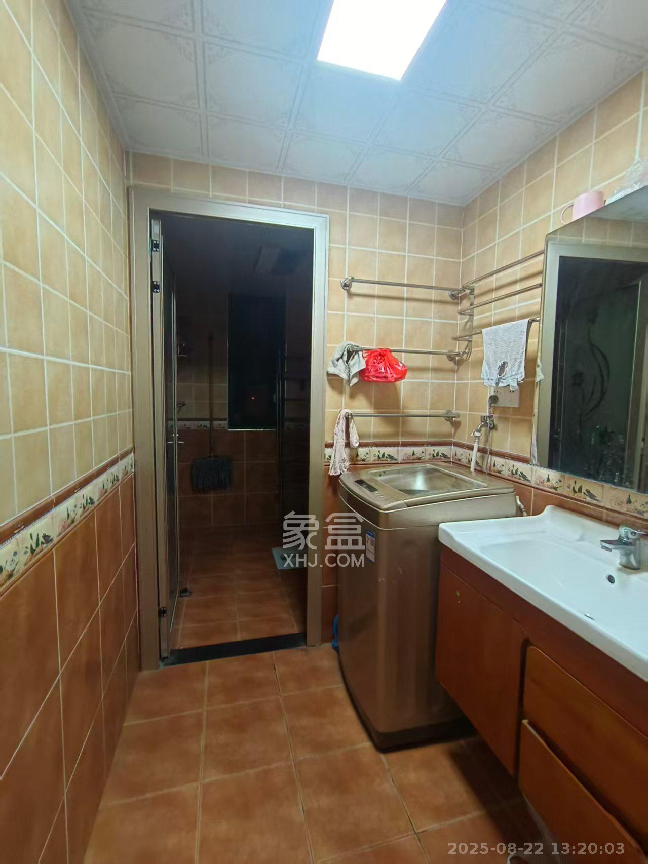 兰亭湾畔 3室2厅1卫 2800.0元/月 兰亭湾畔 3室2厅1卫 2800.0元/月室内图