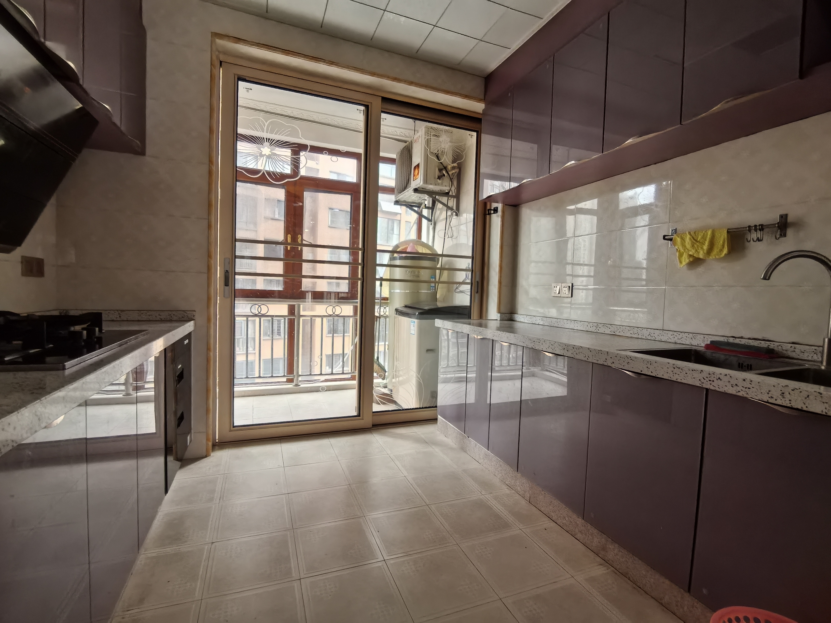 金益紫檀  4室2厅2卫    2300.0元/月 金益紫檀  4室2厅2卫    2300.0元/月室内图