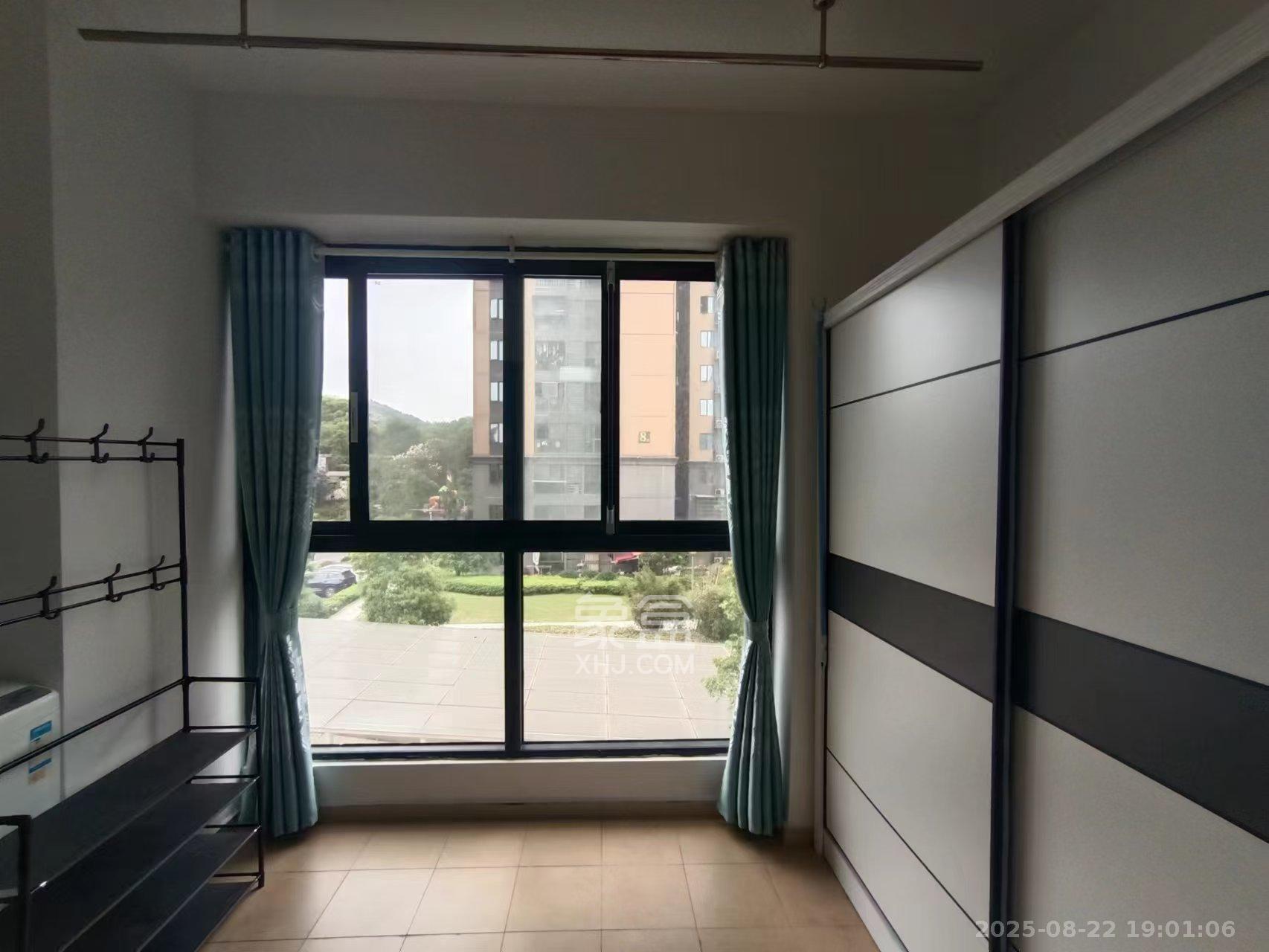 麓谷小镇  3室2厅1卫    2200.0元/月 麓谷小镇  3室2厅1卫    2200.0元/月室内图