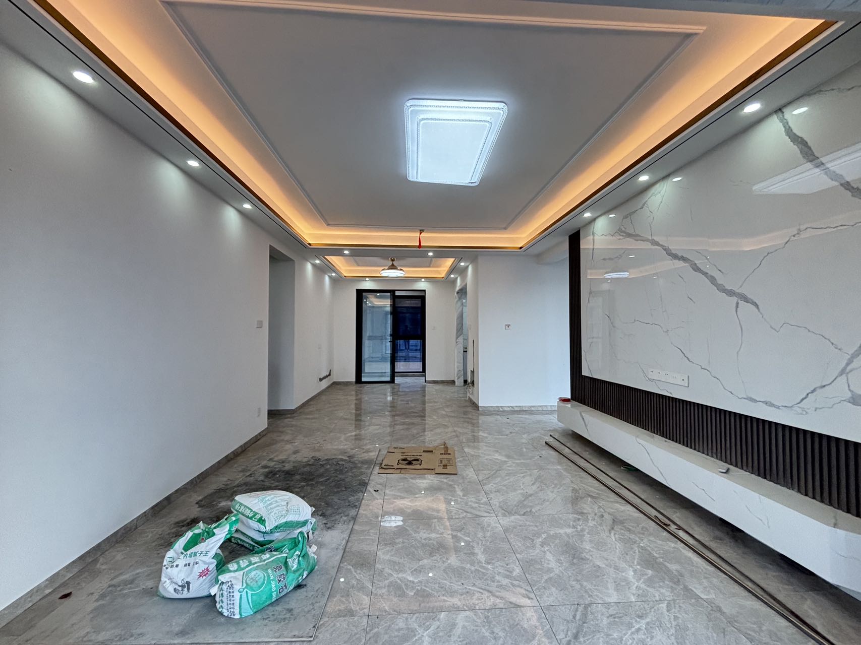 华府蓝湾 4室2厅2卫 230.0万 华府蓝湾 4室2厅2卫 230.0万室内图