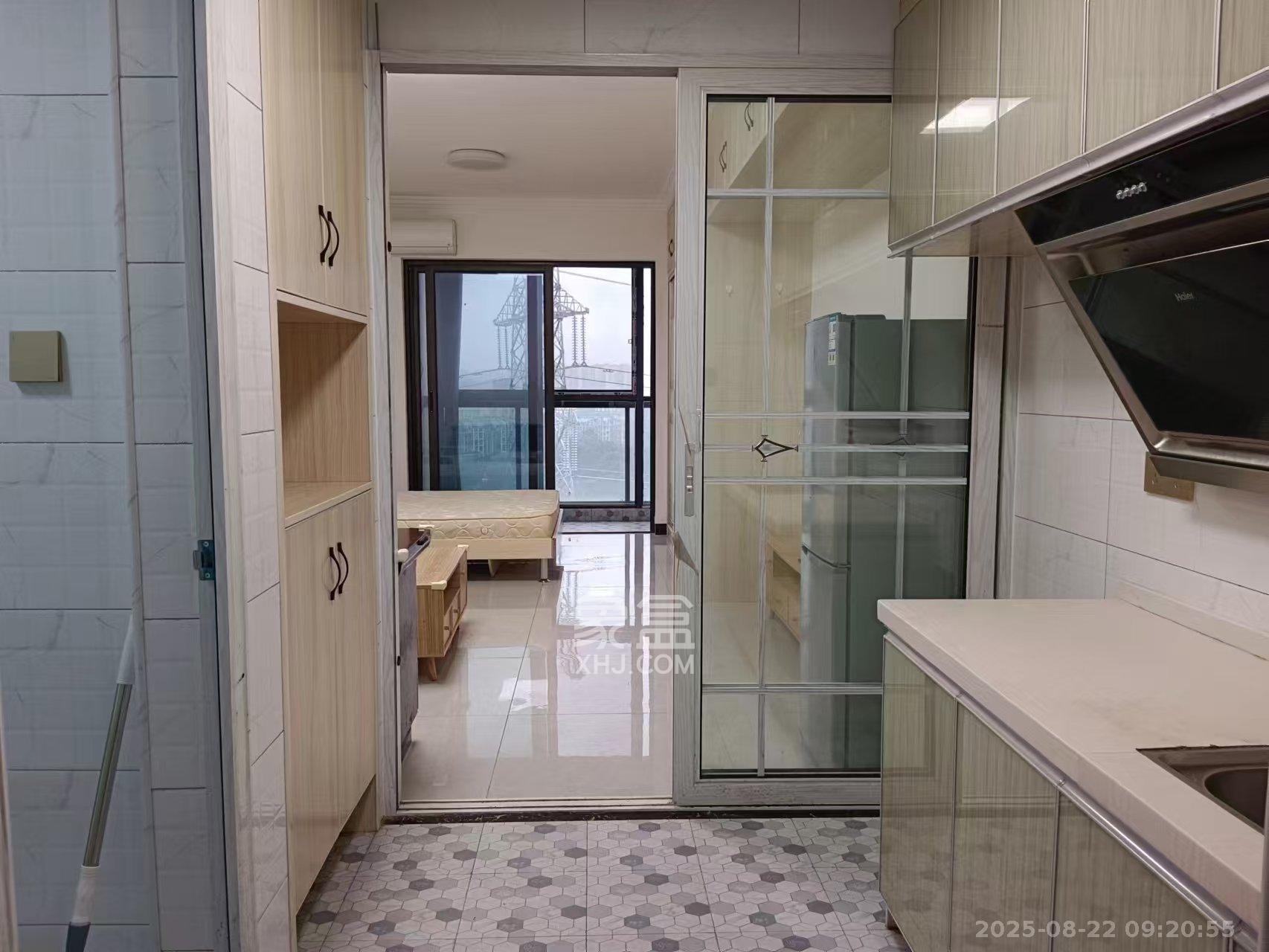 绿城高尔夫小镇  1室1厅1卫    1400.0元/月室内图