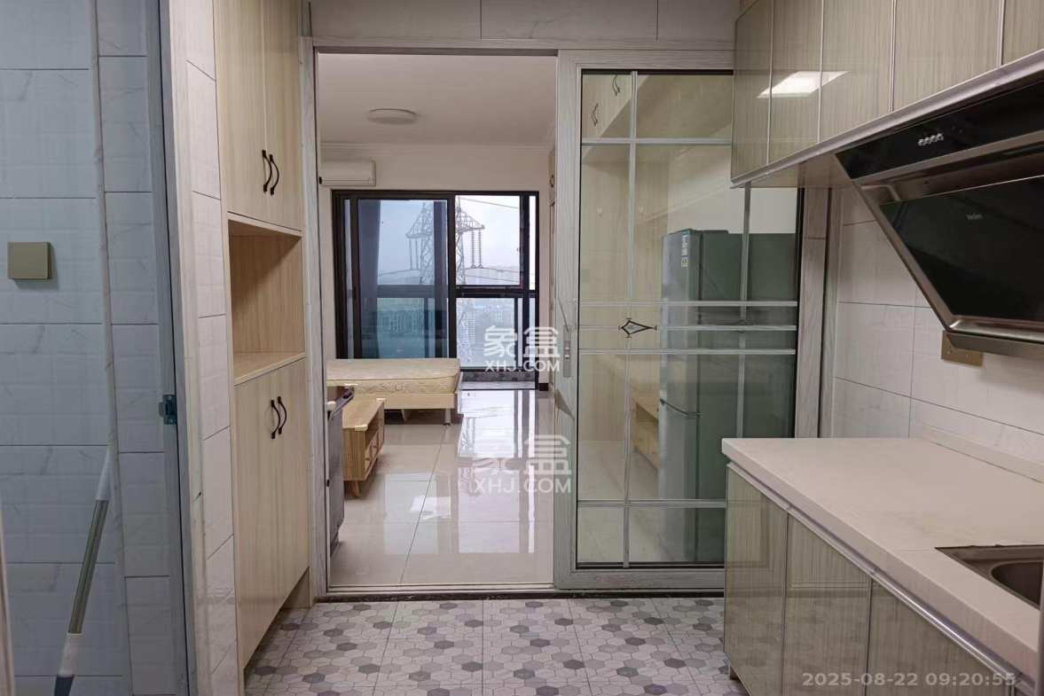 绿城高尔夫小镇 1室1厅1卫 1400.0元/月 绿城高尔夫小镇 1室1厅1卫 1400.0元/月室内图