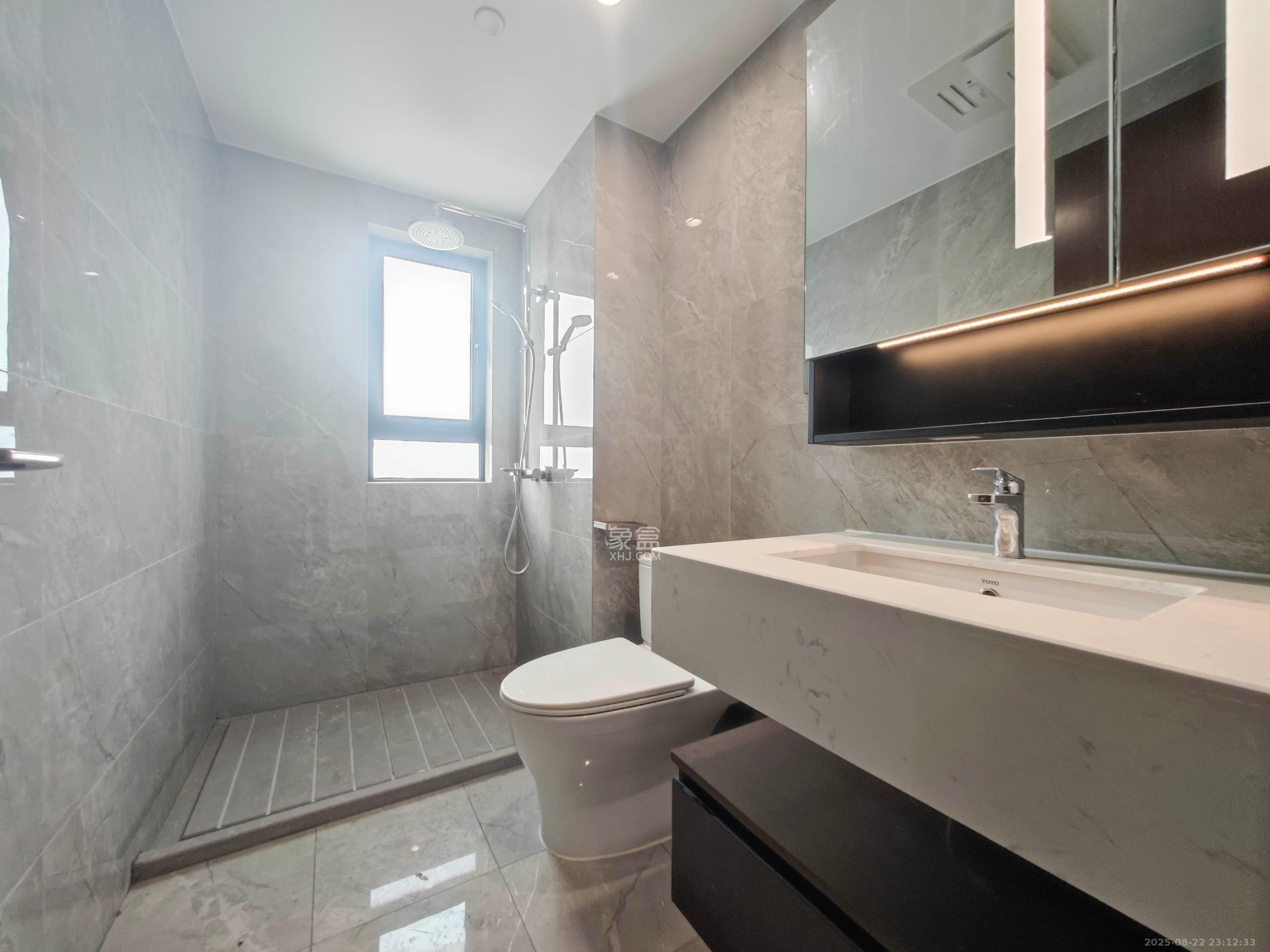 万科魅力之城 4室2厅2卫 165.0万 万科魅力之城 4室2厅2卫 165.0万卫生间