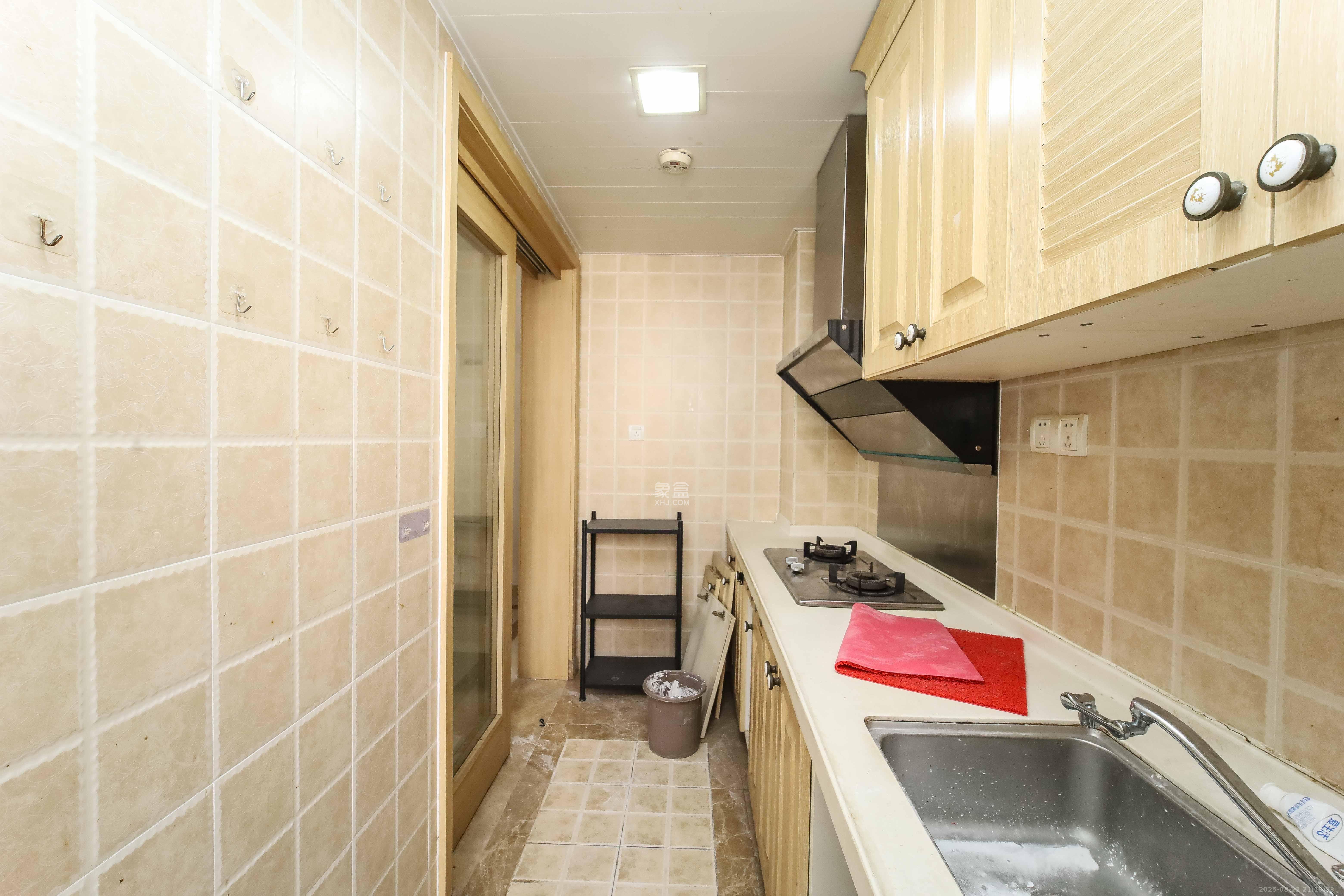 佳兆业时代广场  2室2厅1卫    66.0万厨房