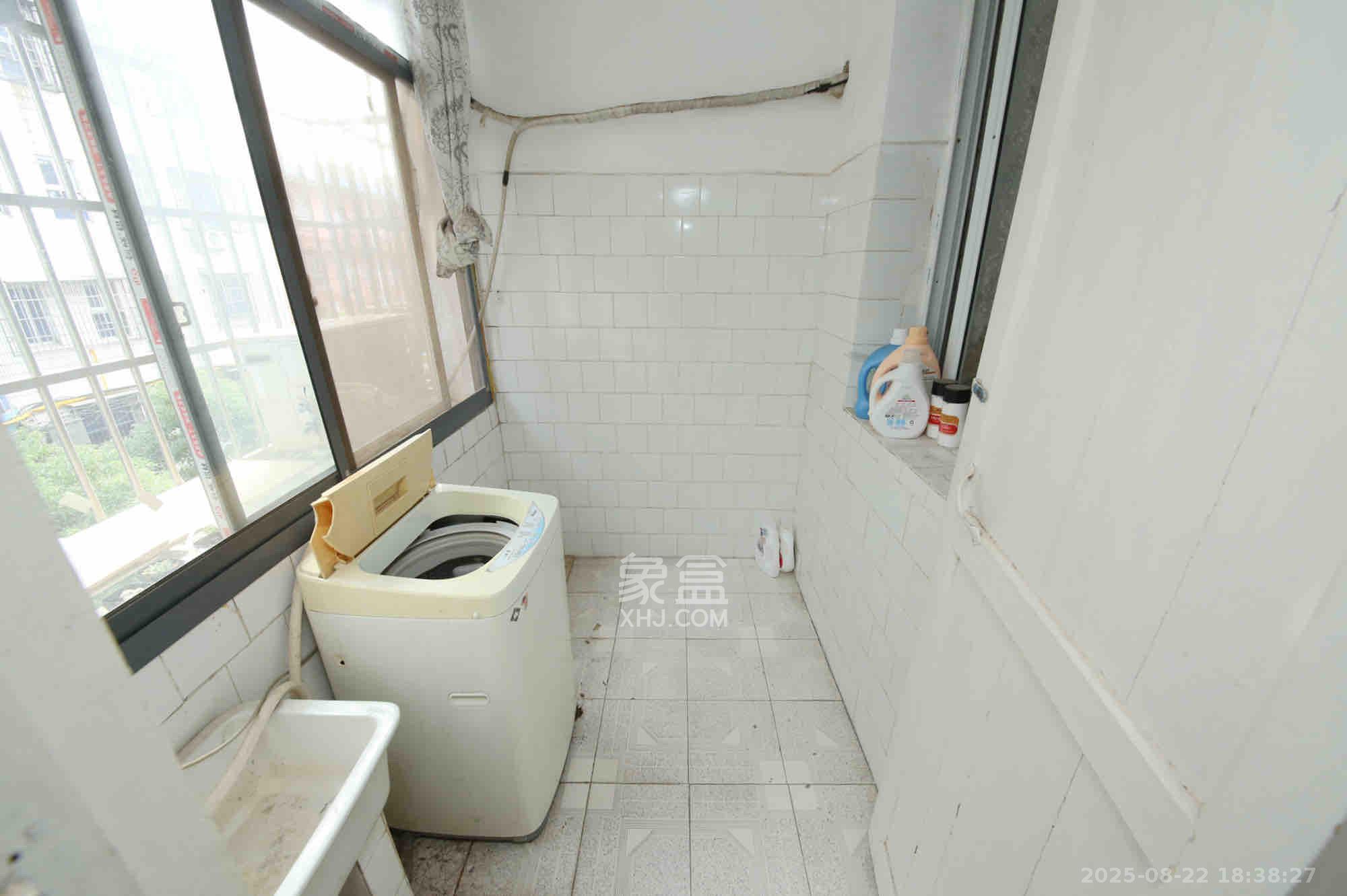 燕山街社区  2室1厅1卫   1800.00元/月室内图