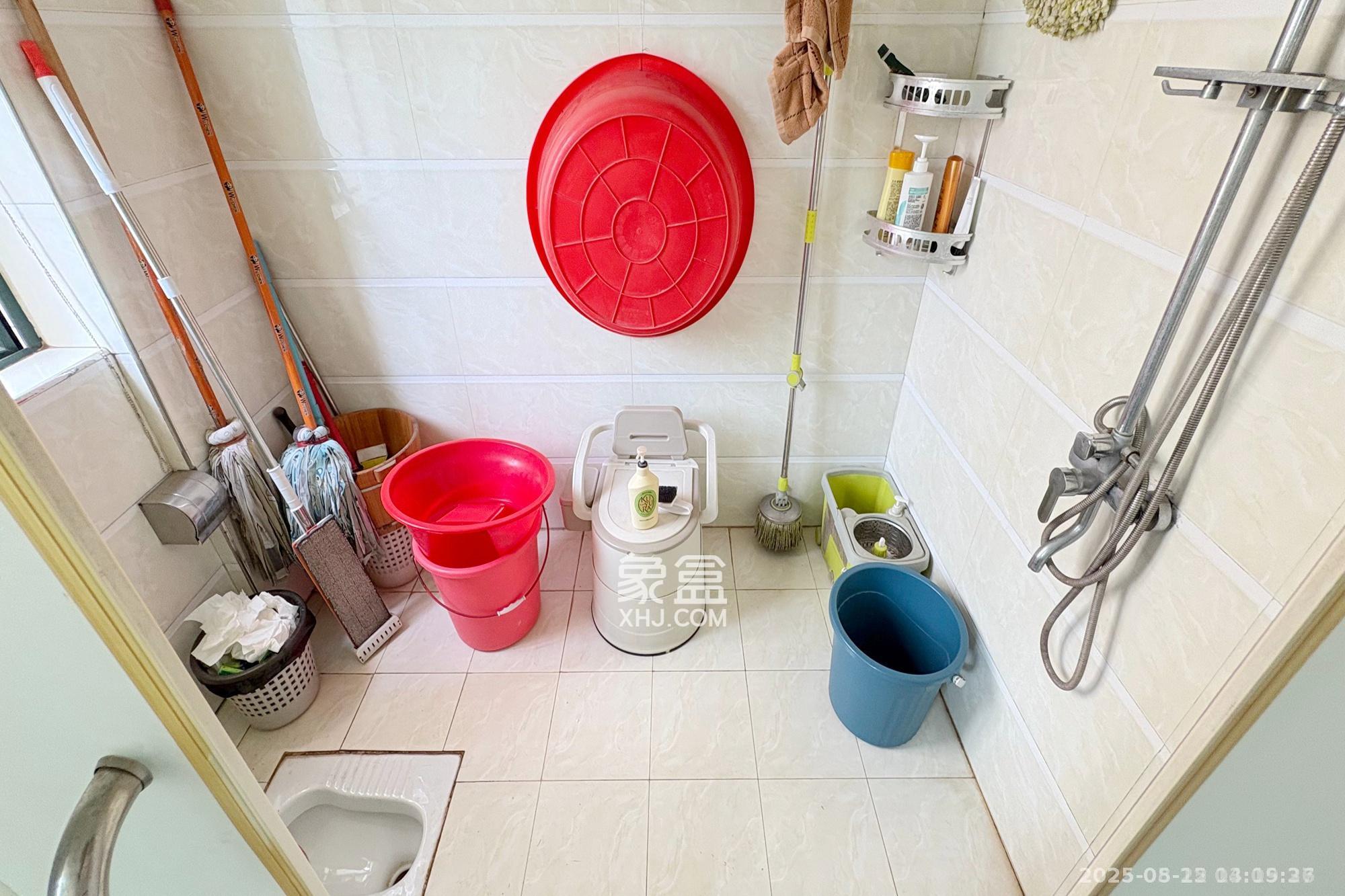 王府花园  3室2厅1卫    3200.0元/月 王府花园  3室2厅1卫    3200.0元/月室内图