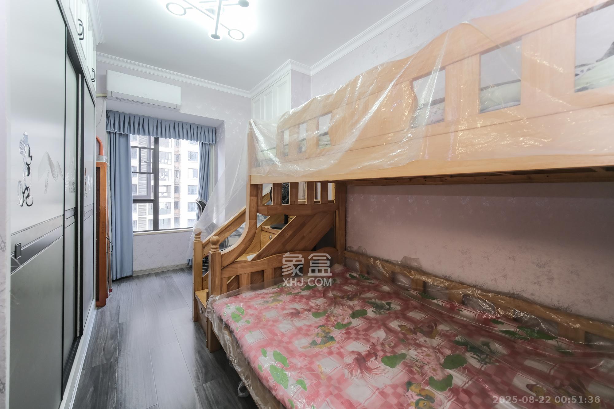 星雅美辰  3室2厅2卫    115.0万卧室