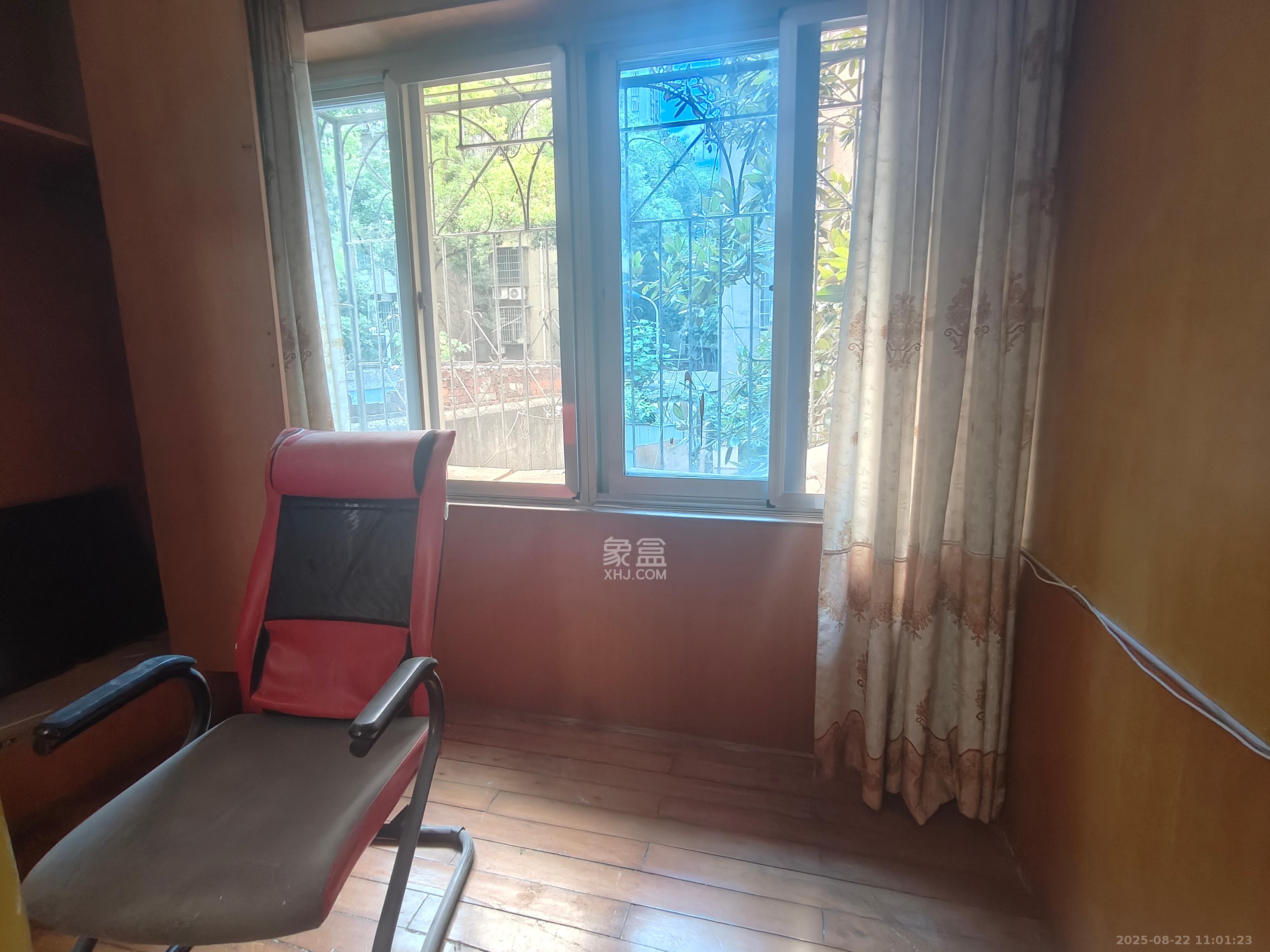 湖南中医药大学梨子山宿舍 3室1厅1卫 1900.0元/月 湖南中医药大学梨子山宿舍 3室1厅1卫 1900.0元/月室内图