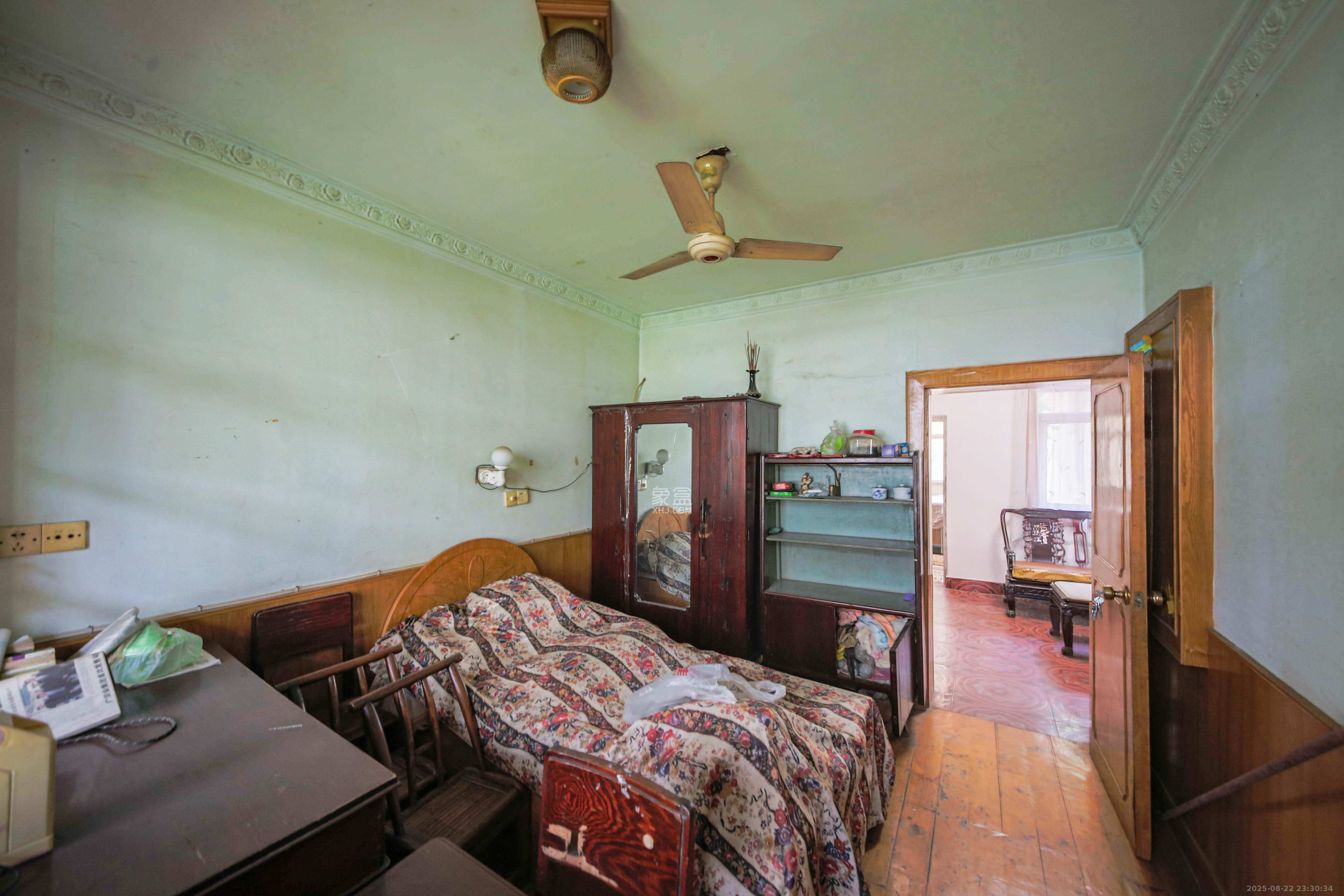 友谊路电视机厂宿舍  2室2厅1卫    40.0万 友谊路电视机厂宿舍  2室2厅1卫    40.0万卧室