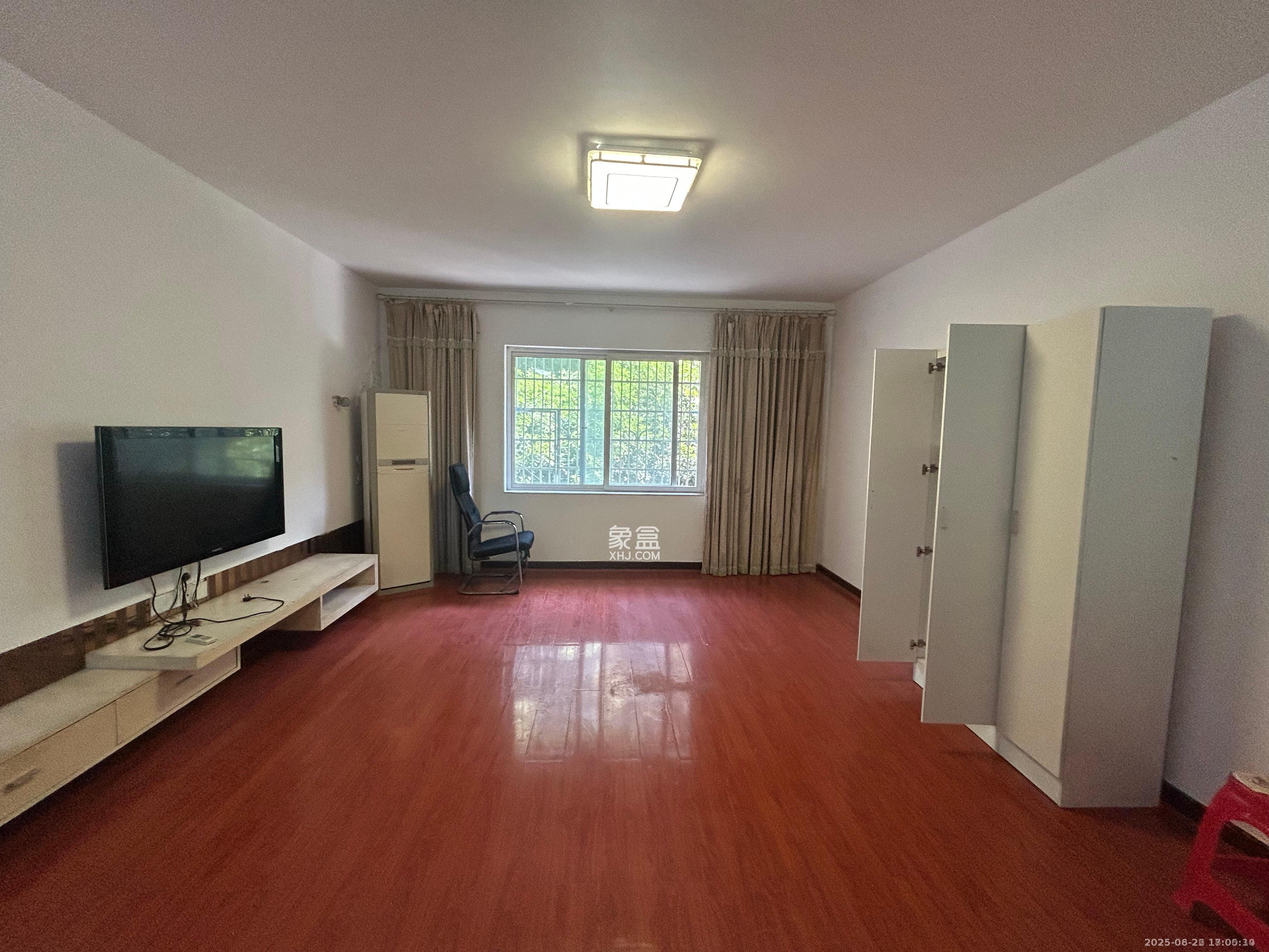 外运宿舍 3室2厅1卫 1800.0元/月 外运宿舍 3室2厅1卫 1800.0元/月室内图