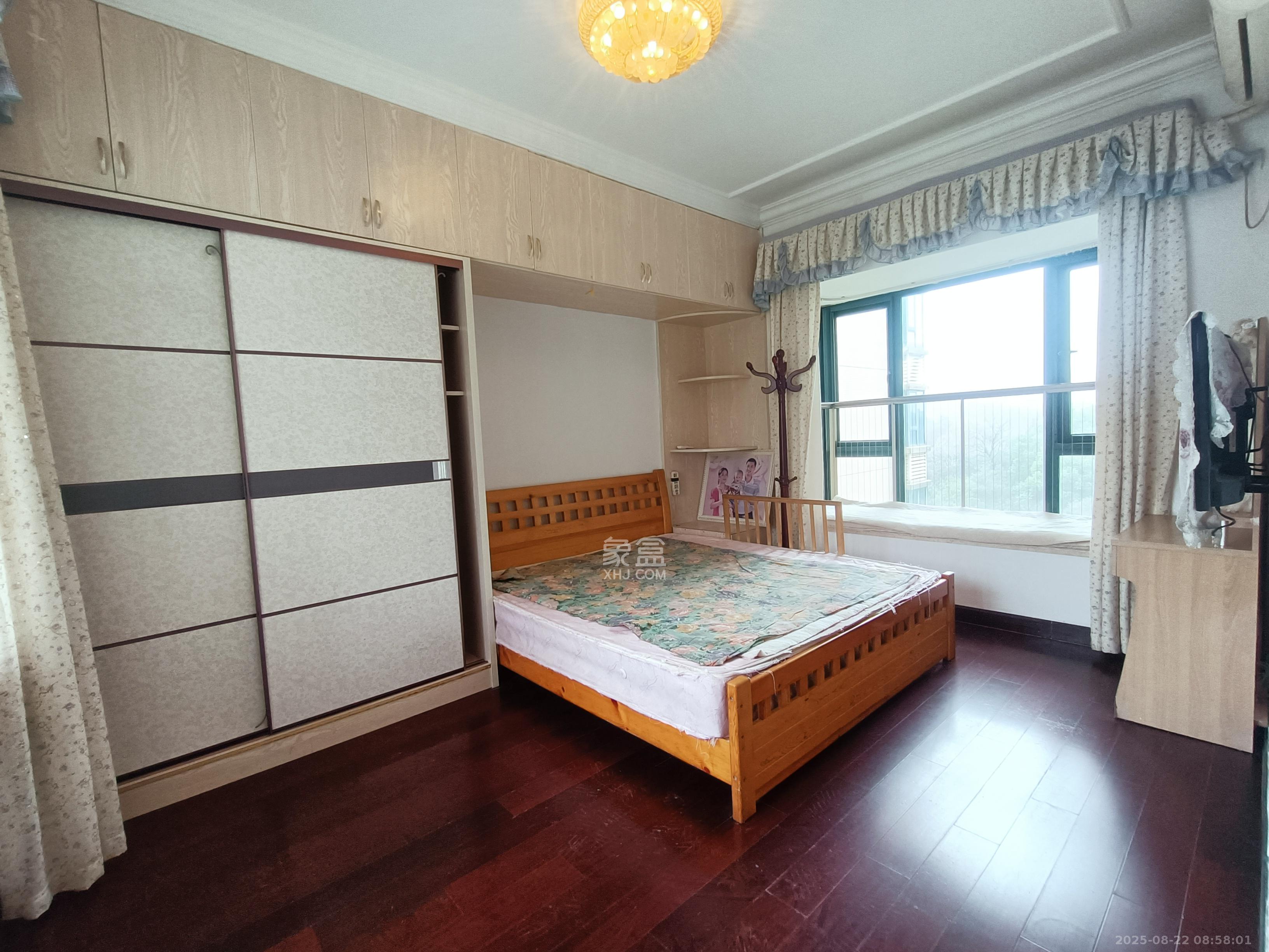 恒大城  1室2厅2卫    2300.0元/月室内图