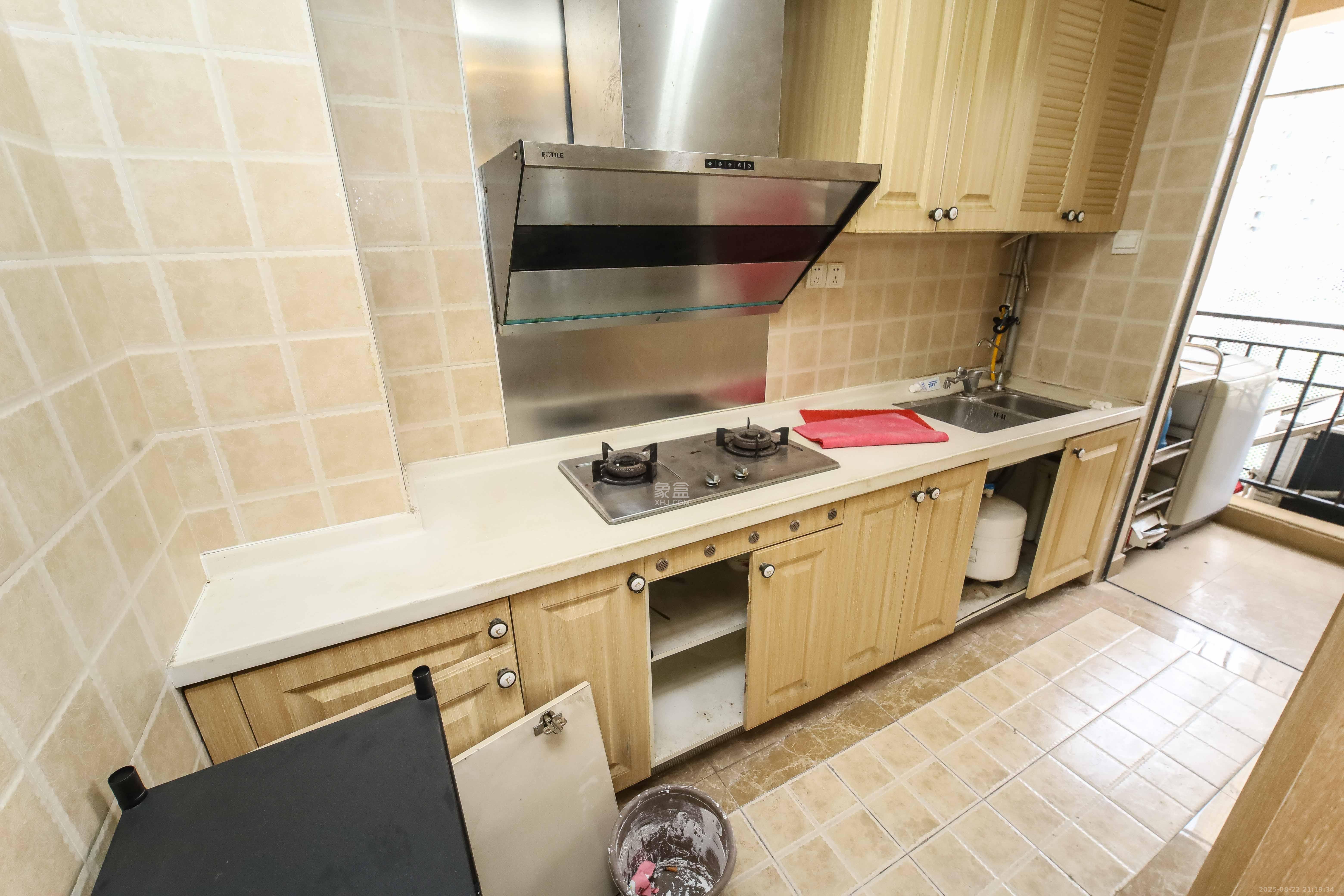 佳兆业时代广场  2室2厅1卫    66.0万厨房