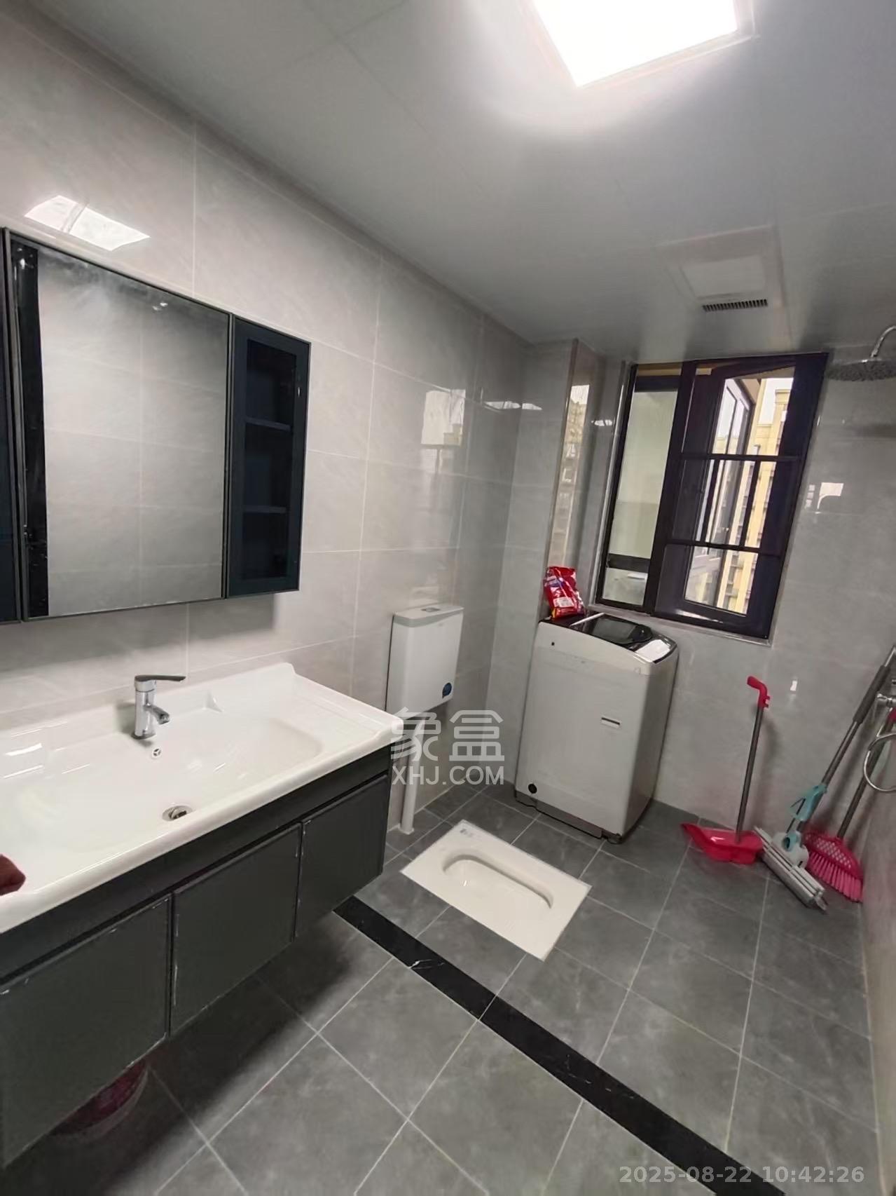 和润园三期 3室2厅2卫 2800.0元/月 和润园三期 3室2厅2卫 2800.0元/月室内图