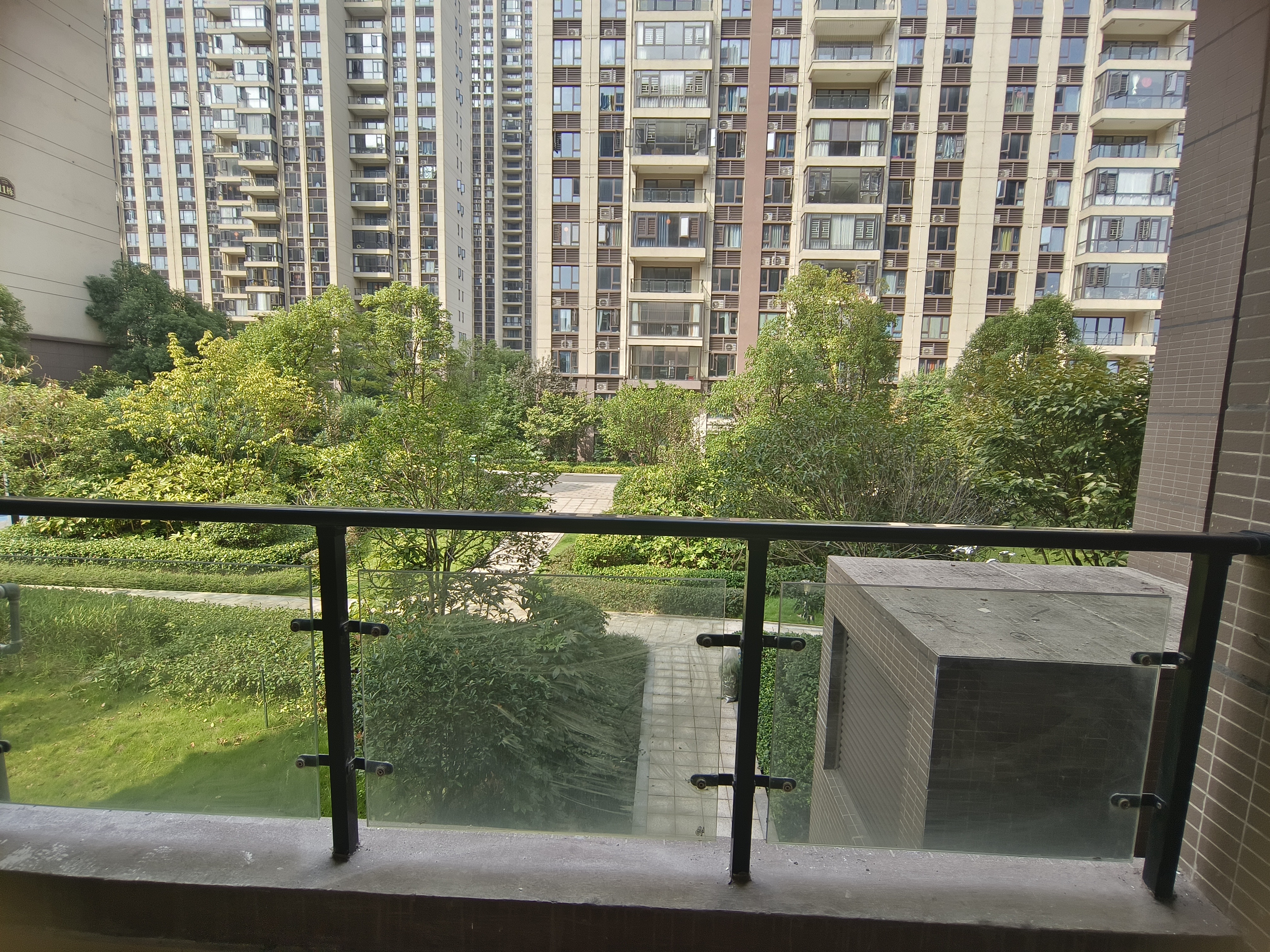 华耀碧桂园十里江湾誉峯 4室2厅2卫 3000.0元/月 华耀碧桂园十里江湾誉峯 4室2厅2卫 3000.0元/月室内图