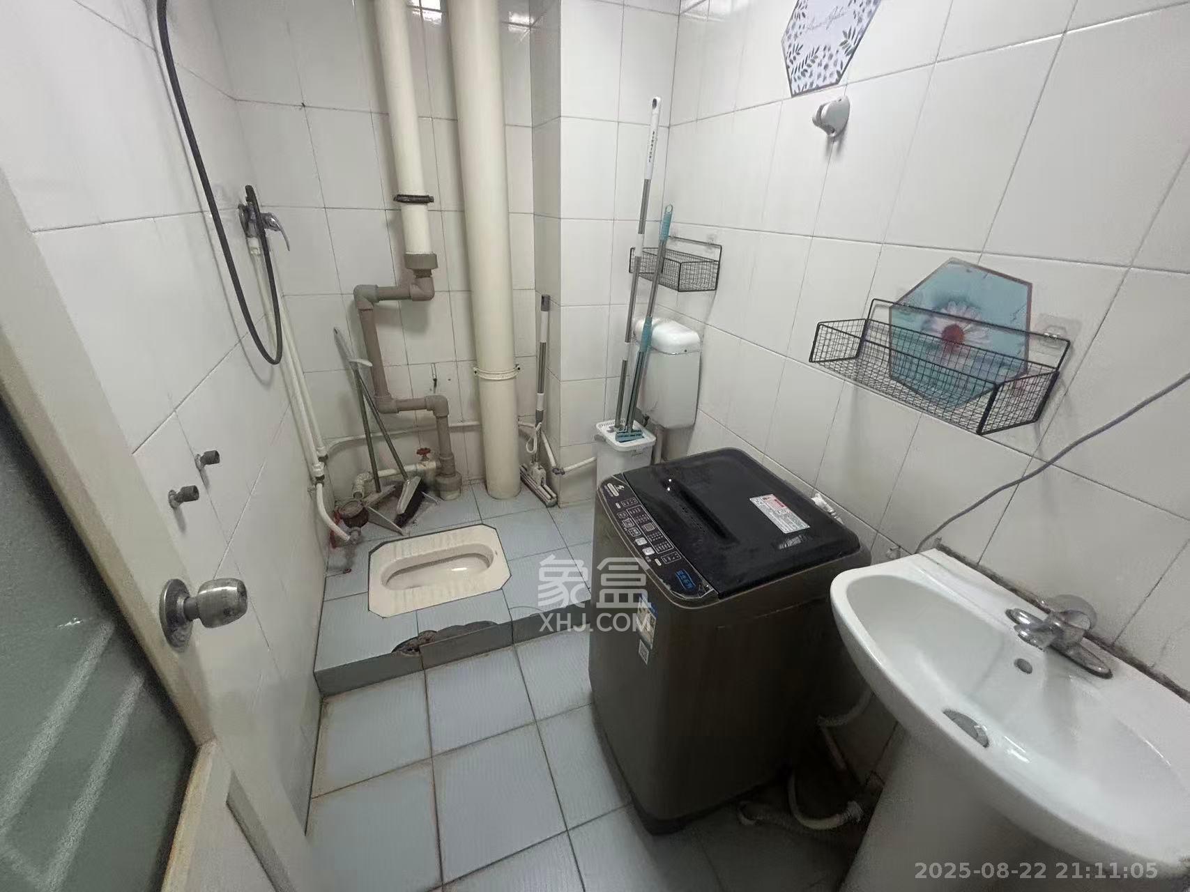 新合六村  1室1厅1卫    1400.0元/月室内图