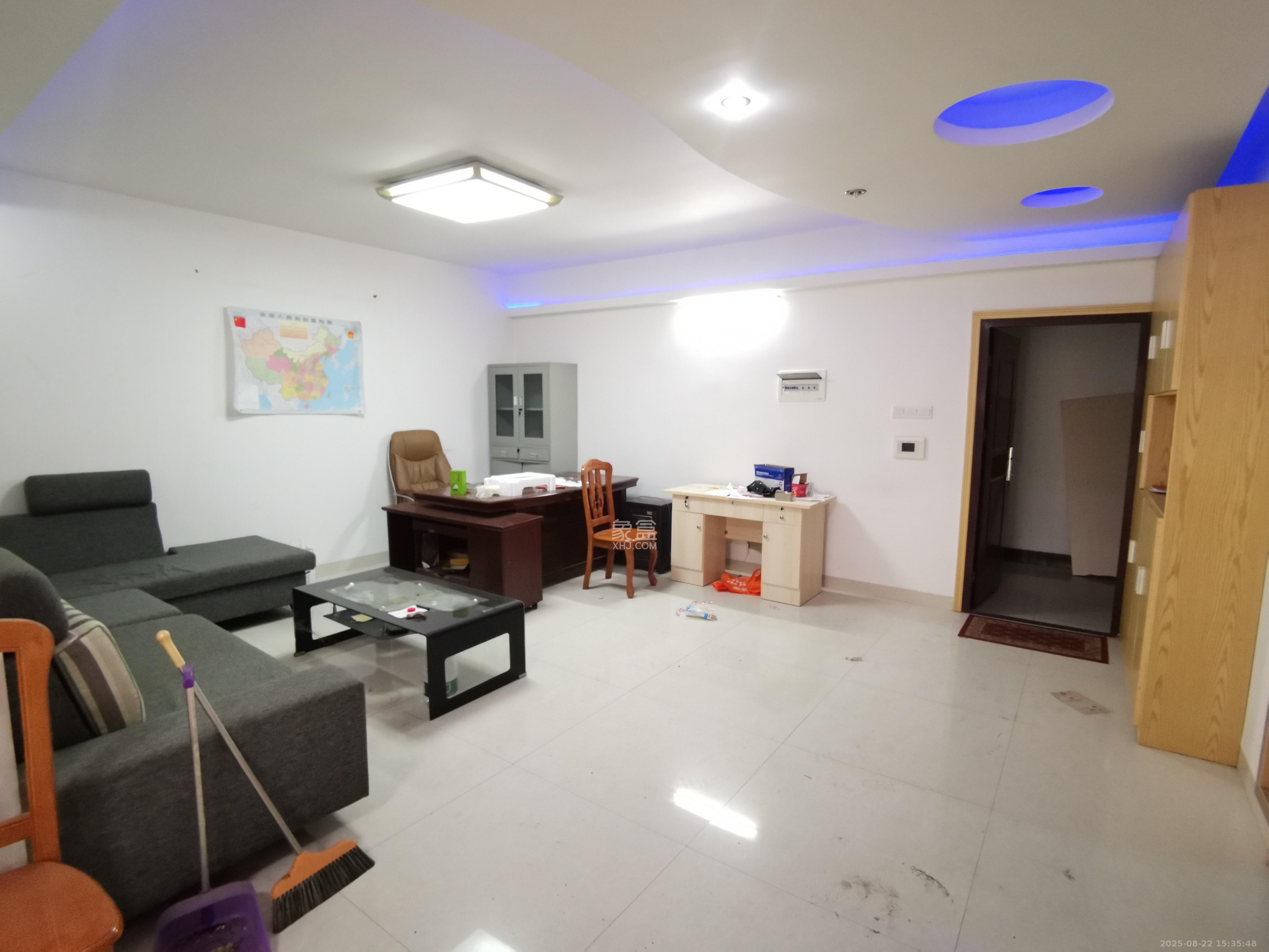 锦湘国际星城三期(锦绣苑) 2室2厅1卫 2300.0元/月 锦湘国际星城三期(锦绣苑) 2室2厅1卫 2300.0元/月室内图