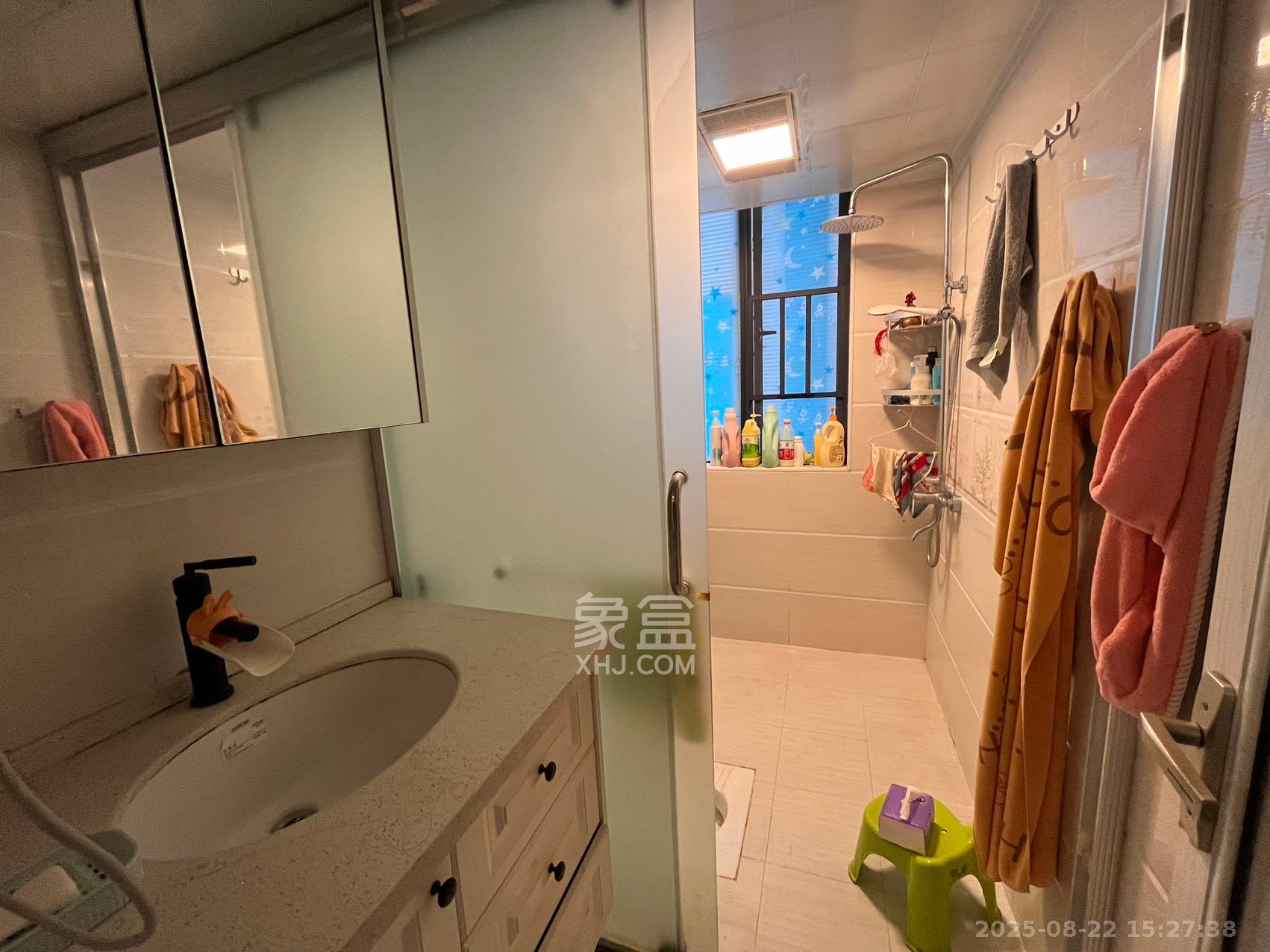 富春山 4室2厅2卫 2800.0元/月 富春山 4室2厅2卫 2800.0元/月室内图