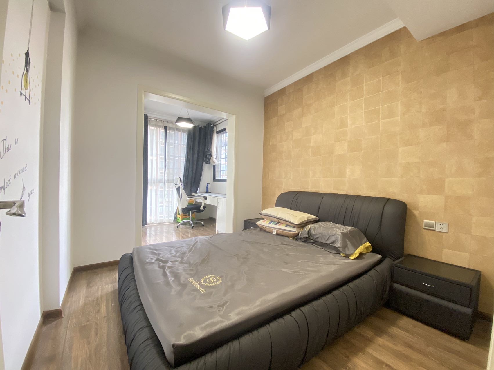 雅士林欣城 3室2厅2卫 2300.0元/月 雅士林欣城 3室2厅2卫 2300.0元/月室内图