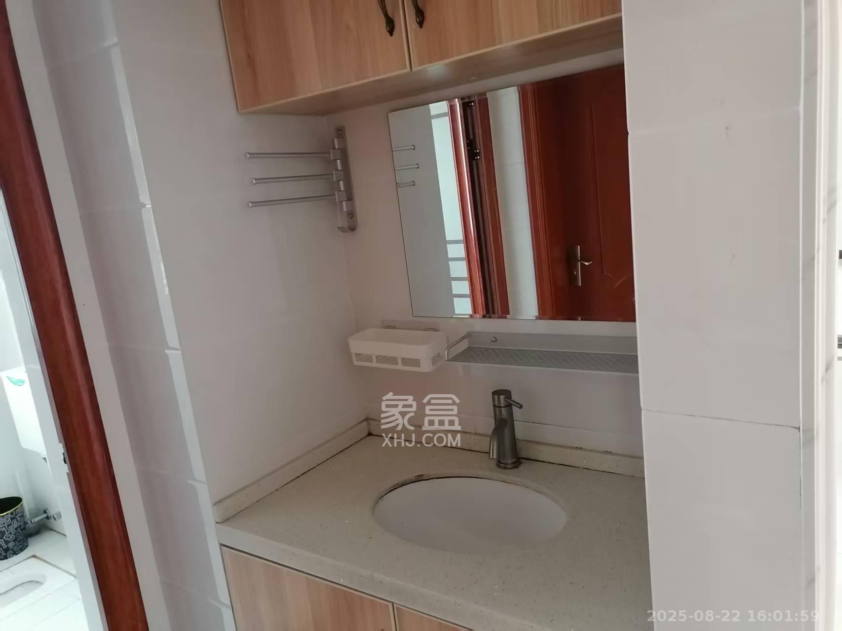 莲香园 3室2厅2卫 2000.0元/月 莲香园 3室2厅2卫 2000.0元/月室内图