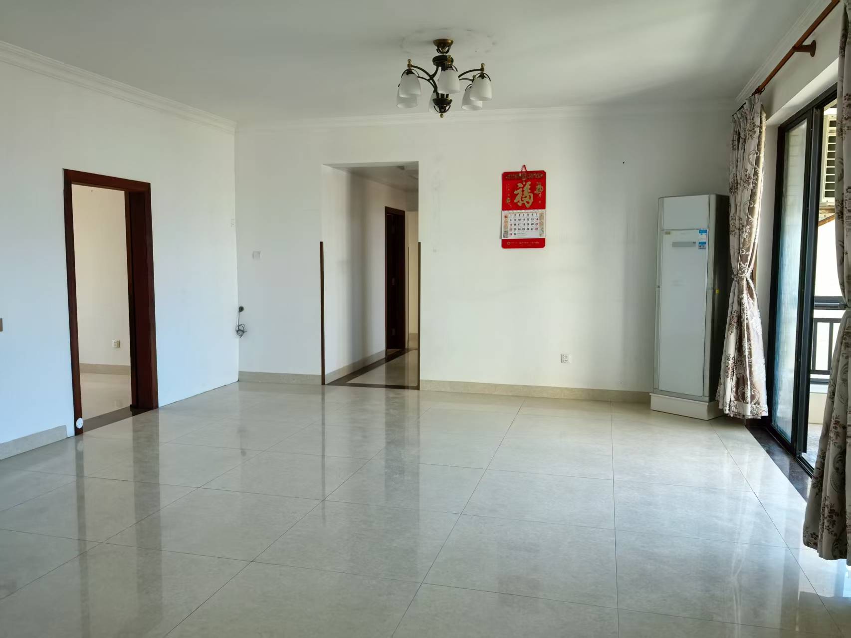 盛达景都一期 5室2厅2卫 4500.0元/月 盛达景都一期 5室2厅2卫 4500.0元/月室内图