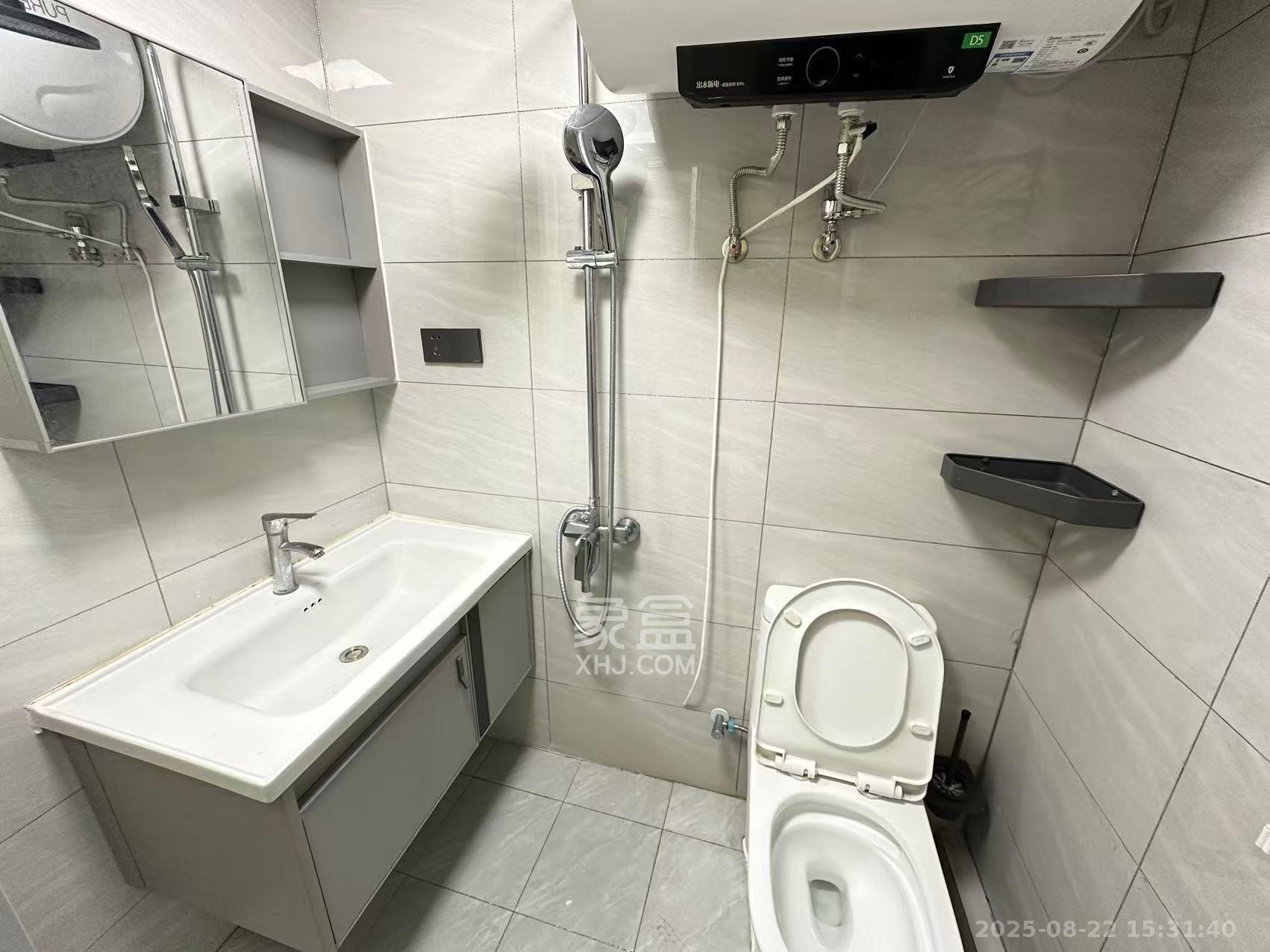 保利中环广场(保利中悦苑) 1室1厅1卫 1700.0元/月 保利中环广场(保利中悦苑) 1室1厅1卫 1700.0元/月室内图