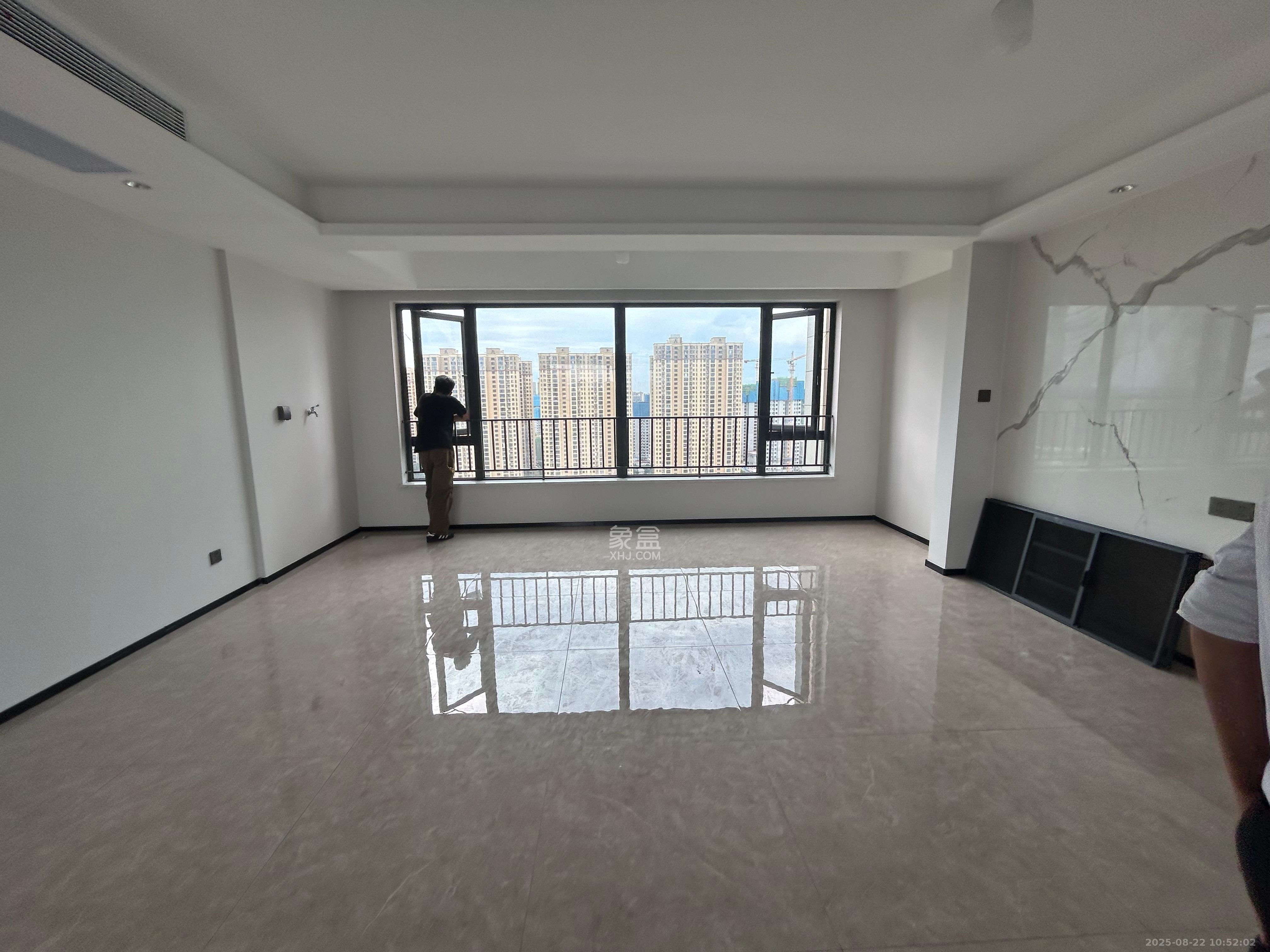 华润凯旋门二期 5室2厅2卫 5500.0元/月 华润凯旋门二期 5室2厅2卫 5500.0元/月室内图