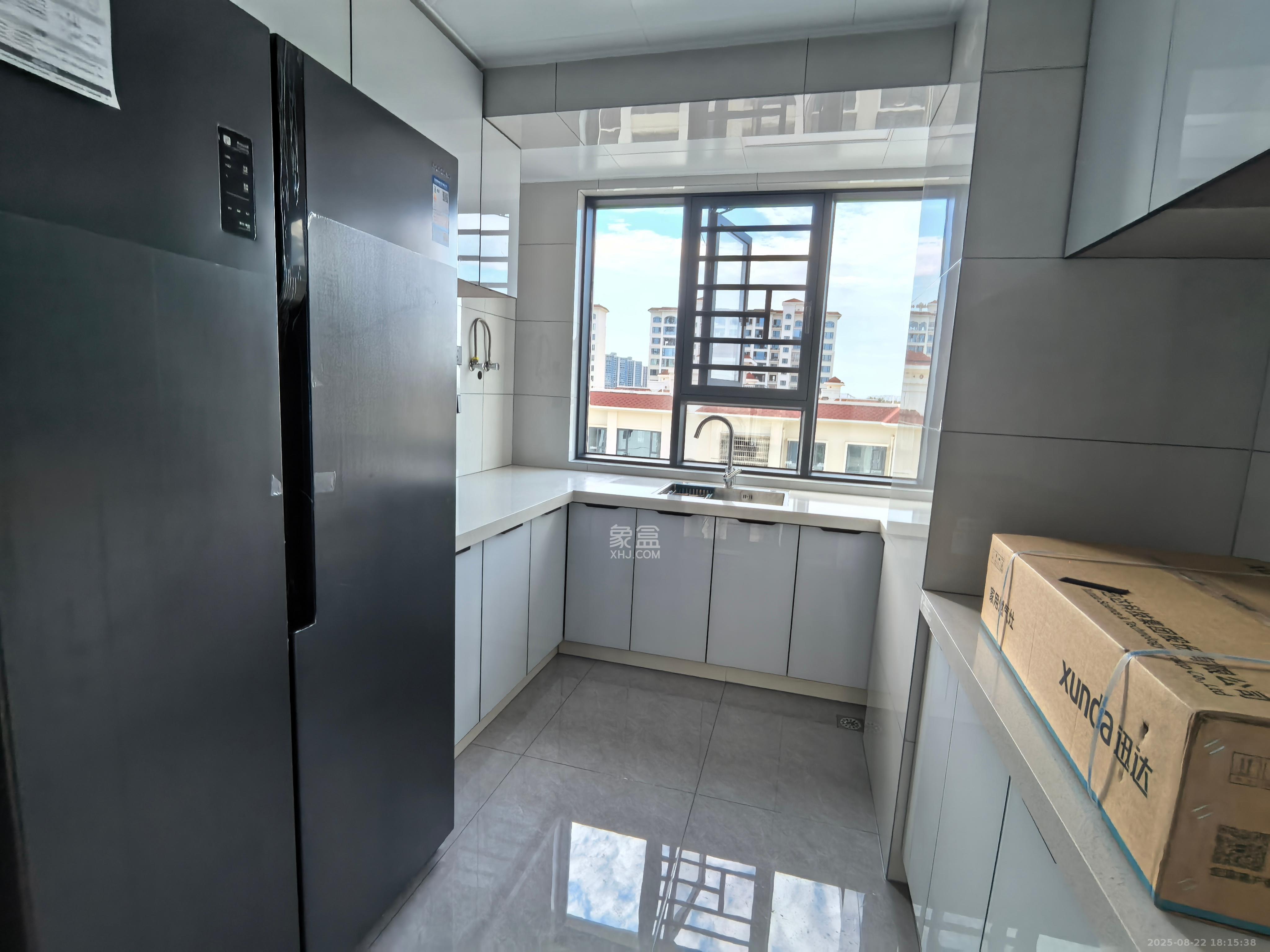 湘荷美苑  2室2厅1卫    1800.0元/月 湘荷美苑  2室2厅1卫    1800.0元/月室内图