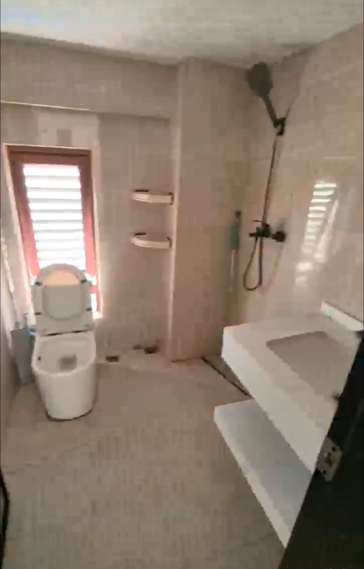 金龙城市广场二期  4室2厅2卫    4500.0元/月 金龙城市广场二期  4室2厅2卫    4500.0元/月