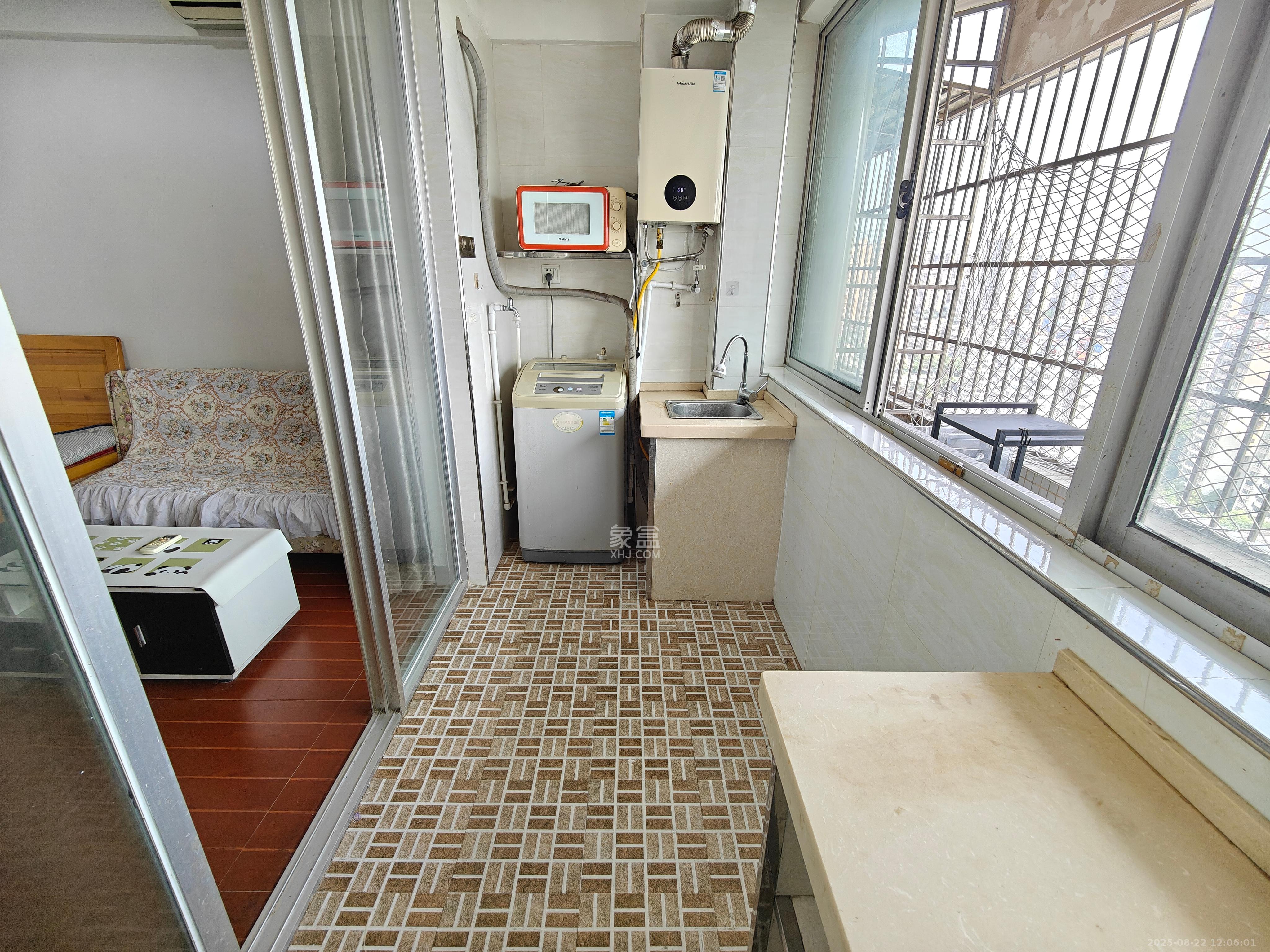 观湖公寓  1室1厅1卫    1500.0元/月室内图