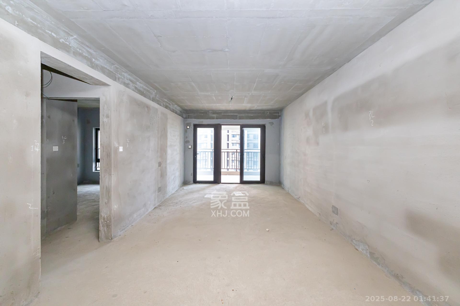 时代倾城三期  2室2厅1卫    65.0万 时代倾城三期  2室2厅1卫    65.0万客厅