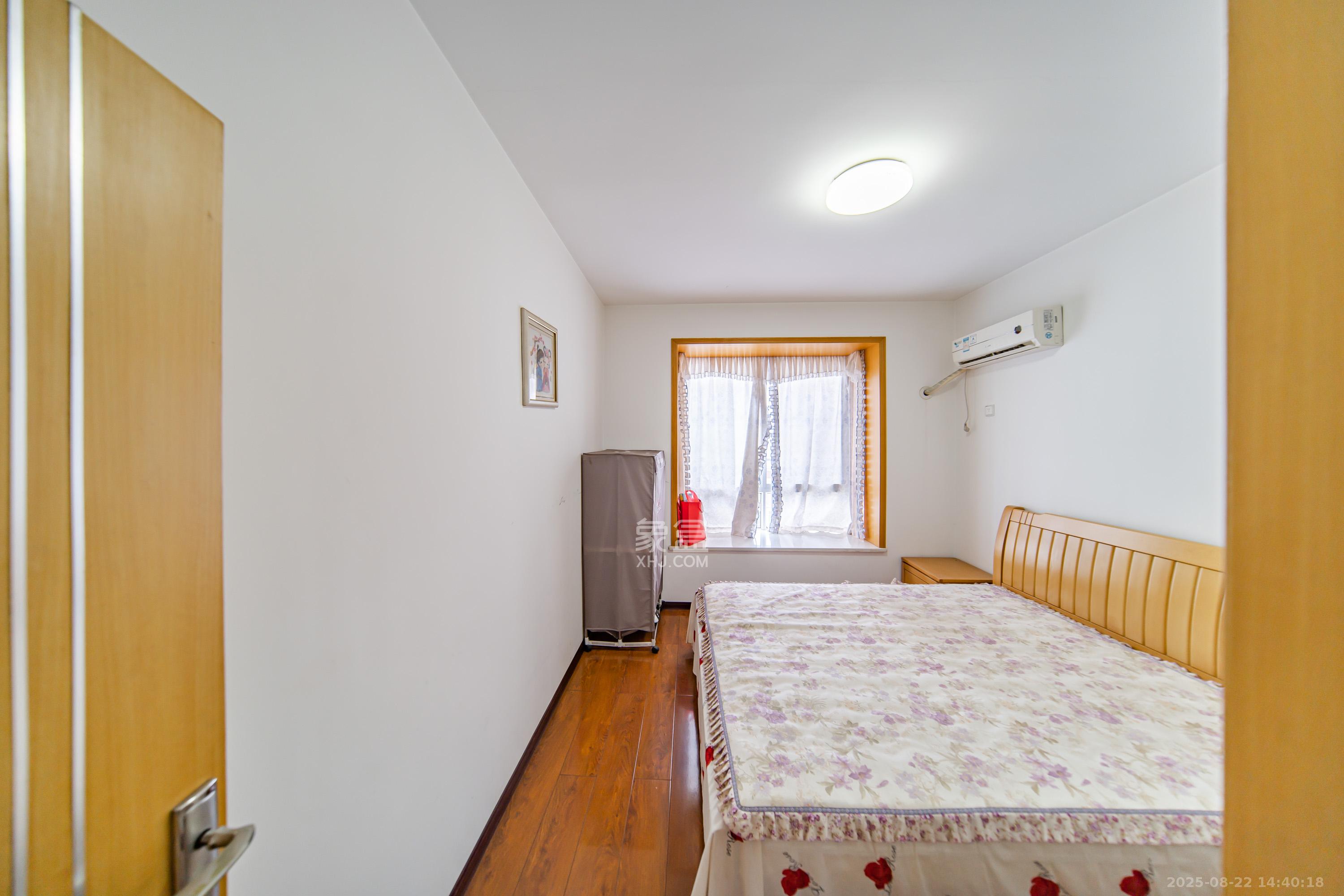 水印华府一期 3室2厅2卫 63.0万 水印华府一期 3室2厅2卫 63.0万卧室