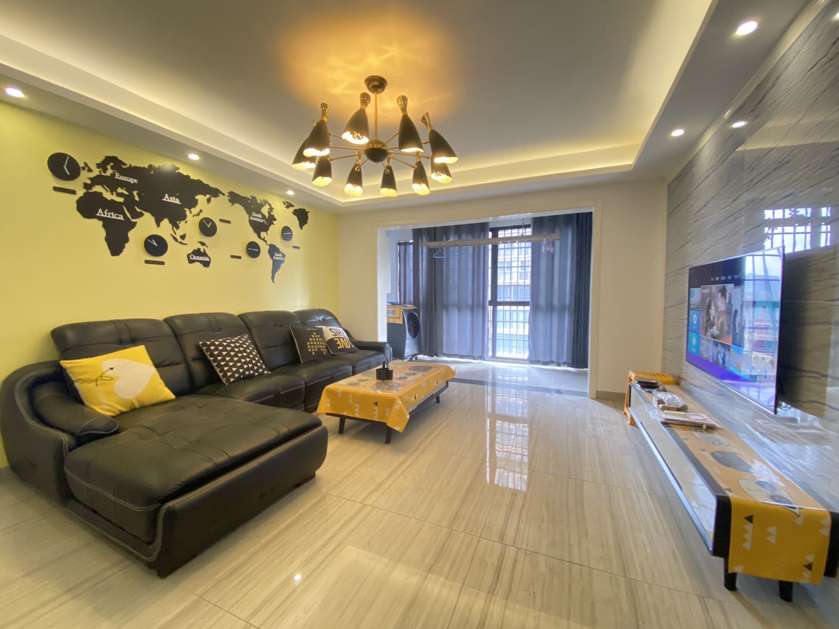 雅士林欣城 3室2厅2卫 2300.0元/月 雅士林欣城 3室2厅2卫 2300.0元/月室内图