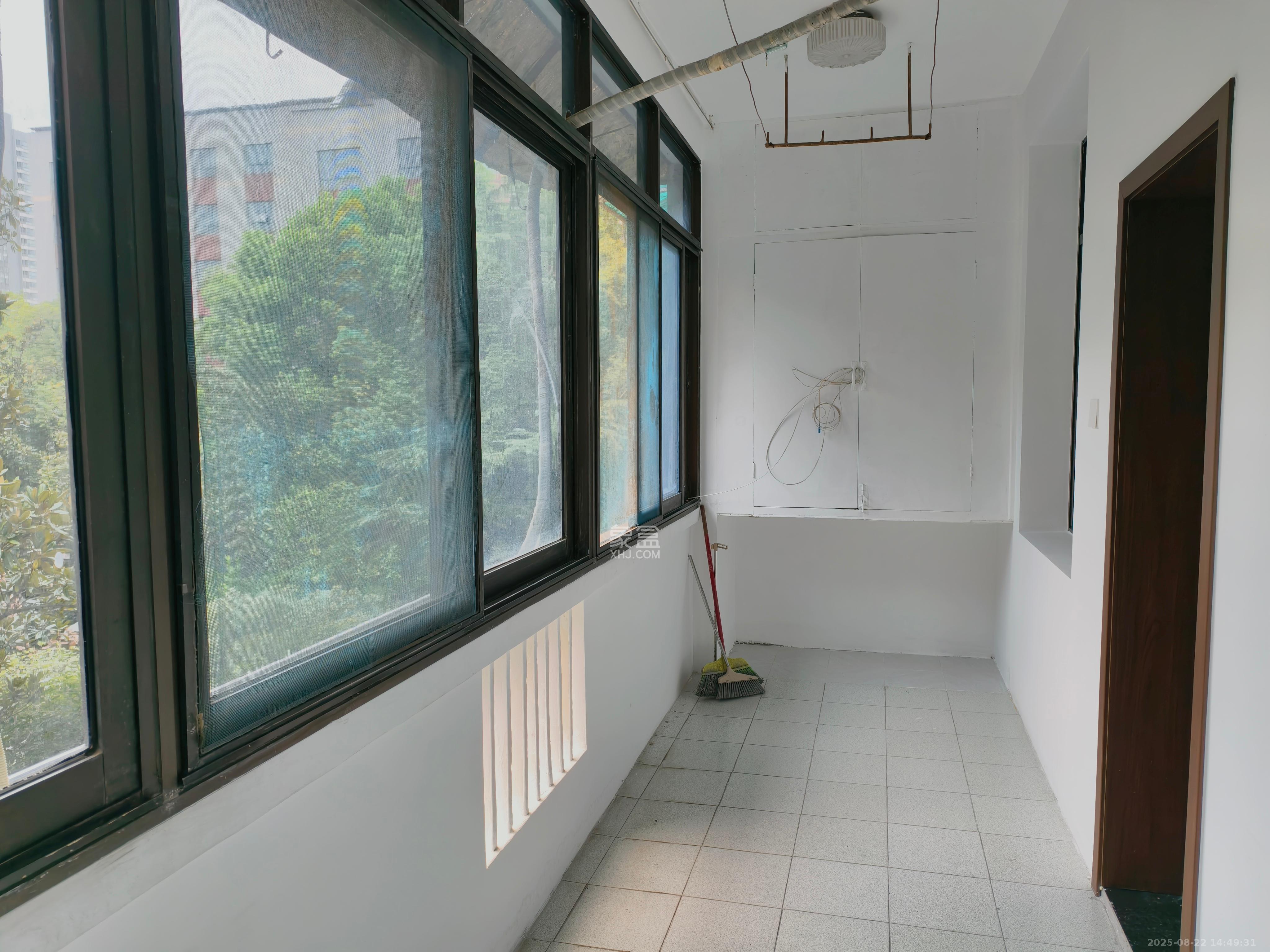 井湾子工商所宿舍 2室2厅1卫 1800.0元/月 井湾子工商所宿舍 2室2厅1卫 1800.0元/月室内图