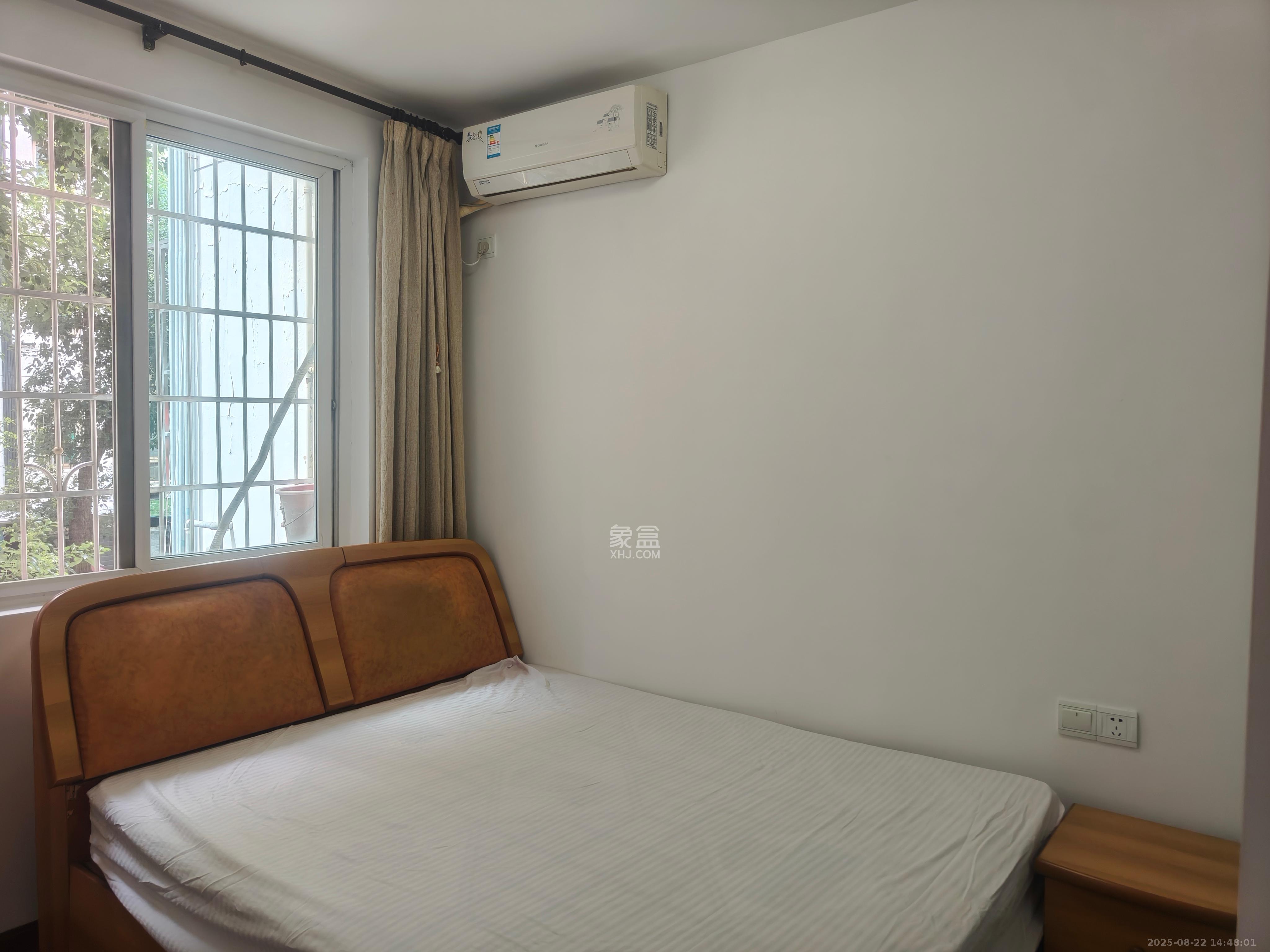 德润园 3室2厅1卫 2400.0元/月 德润园 3室2厅1卫 2400.0元/月室内图