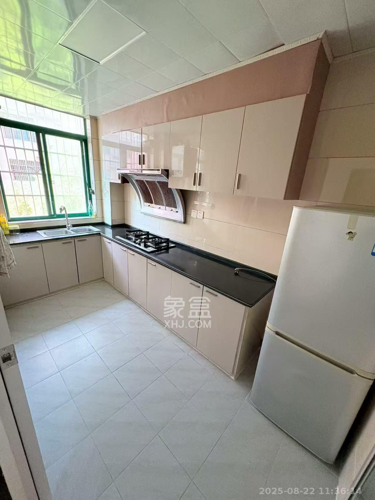 星沙国际物流园/泉星社区  3室2厅1卫    1800.0元/月 星沙国际物流园/泉星社区  3室2厅1卫    1800.0元/月室内图