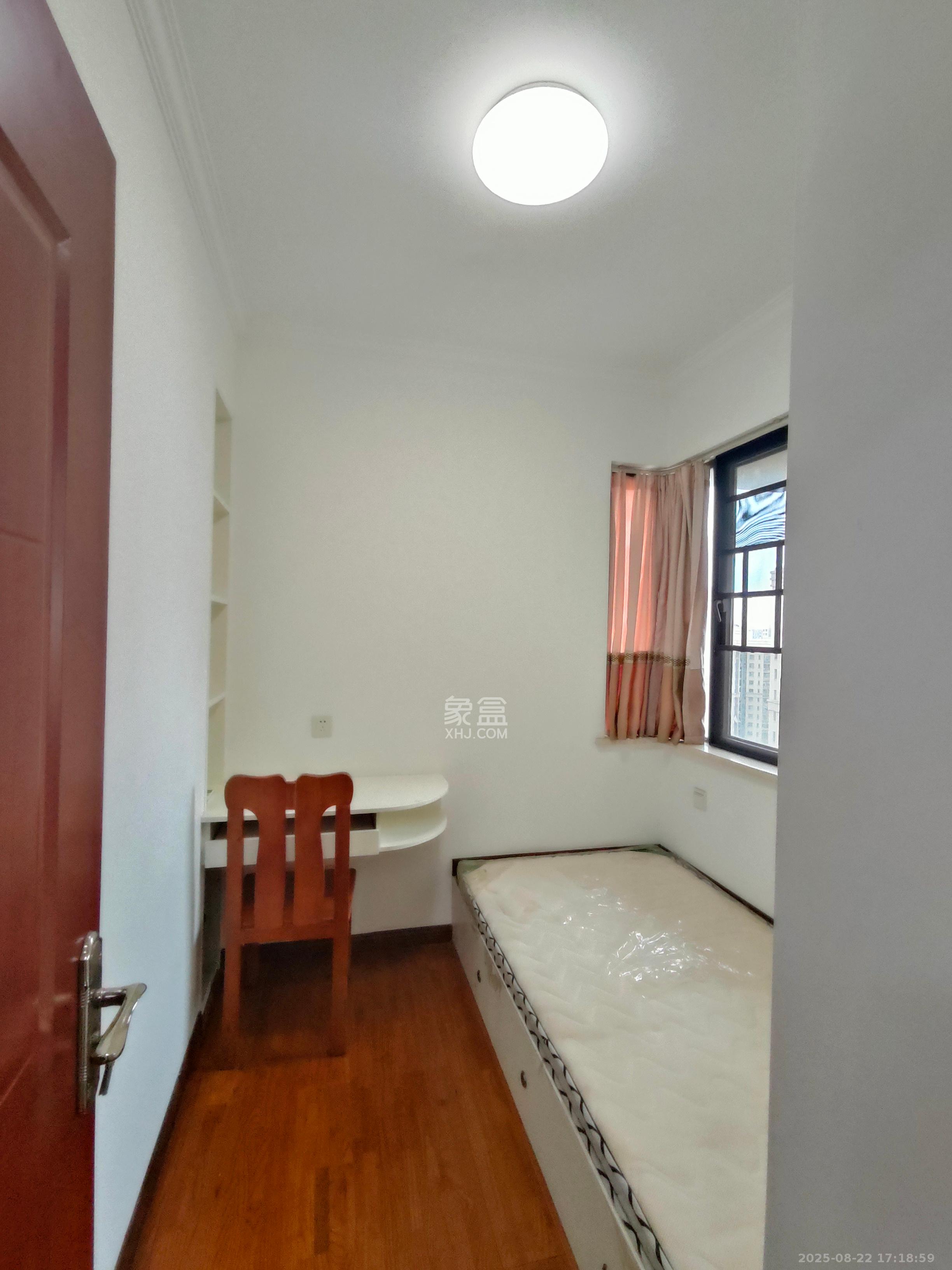 华润置地广场一期 3室1厅1卫 2200.0元/月 华润置地广场一期 3室1厅1卫 2200.0元/月室内图