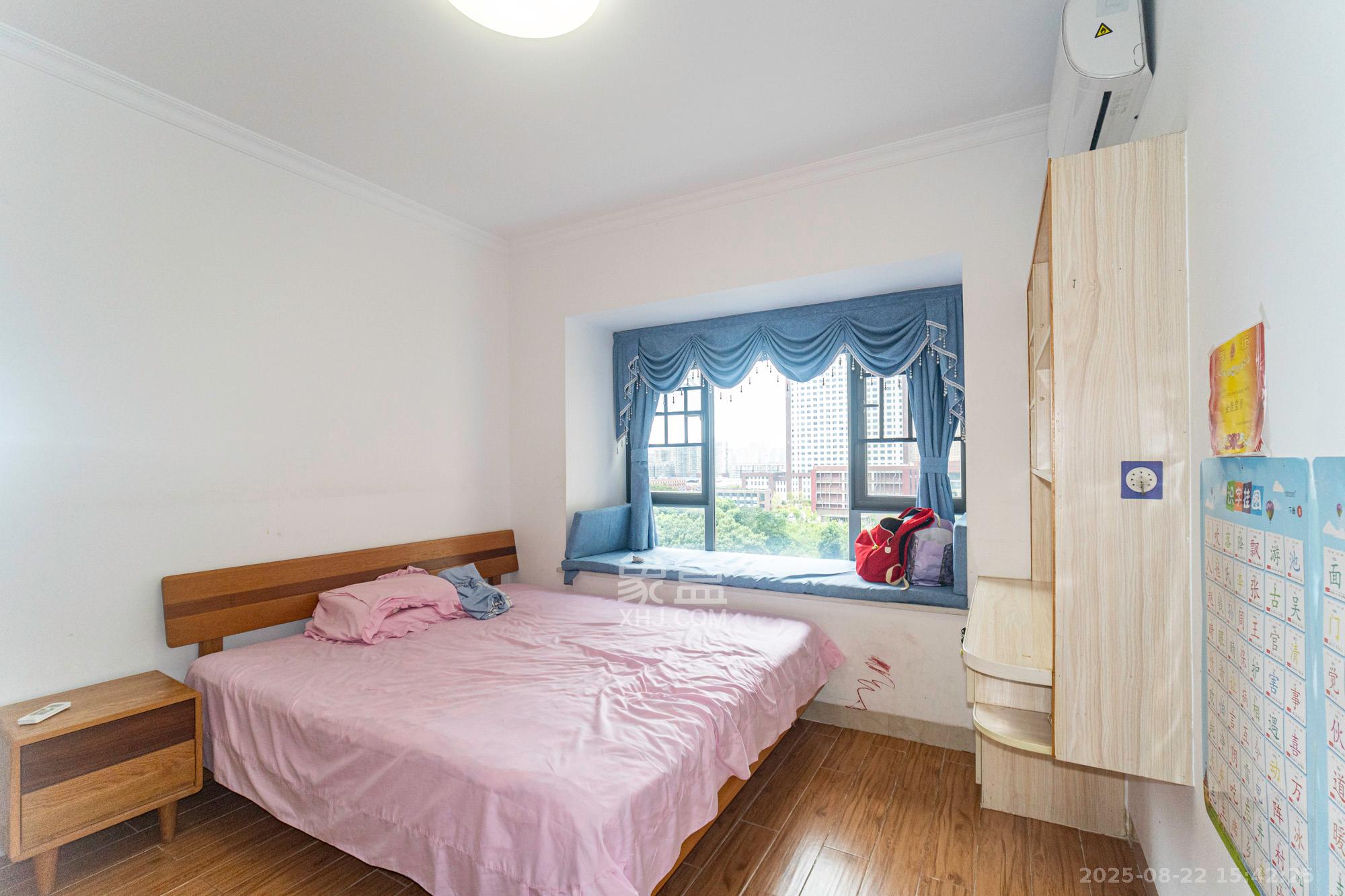 湖湘奥林匹克花园 3室2厅2卫 79.8万 湖湘奥林匹克花园 3室2厅2卫 79.8万卧室