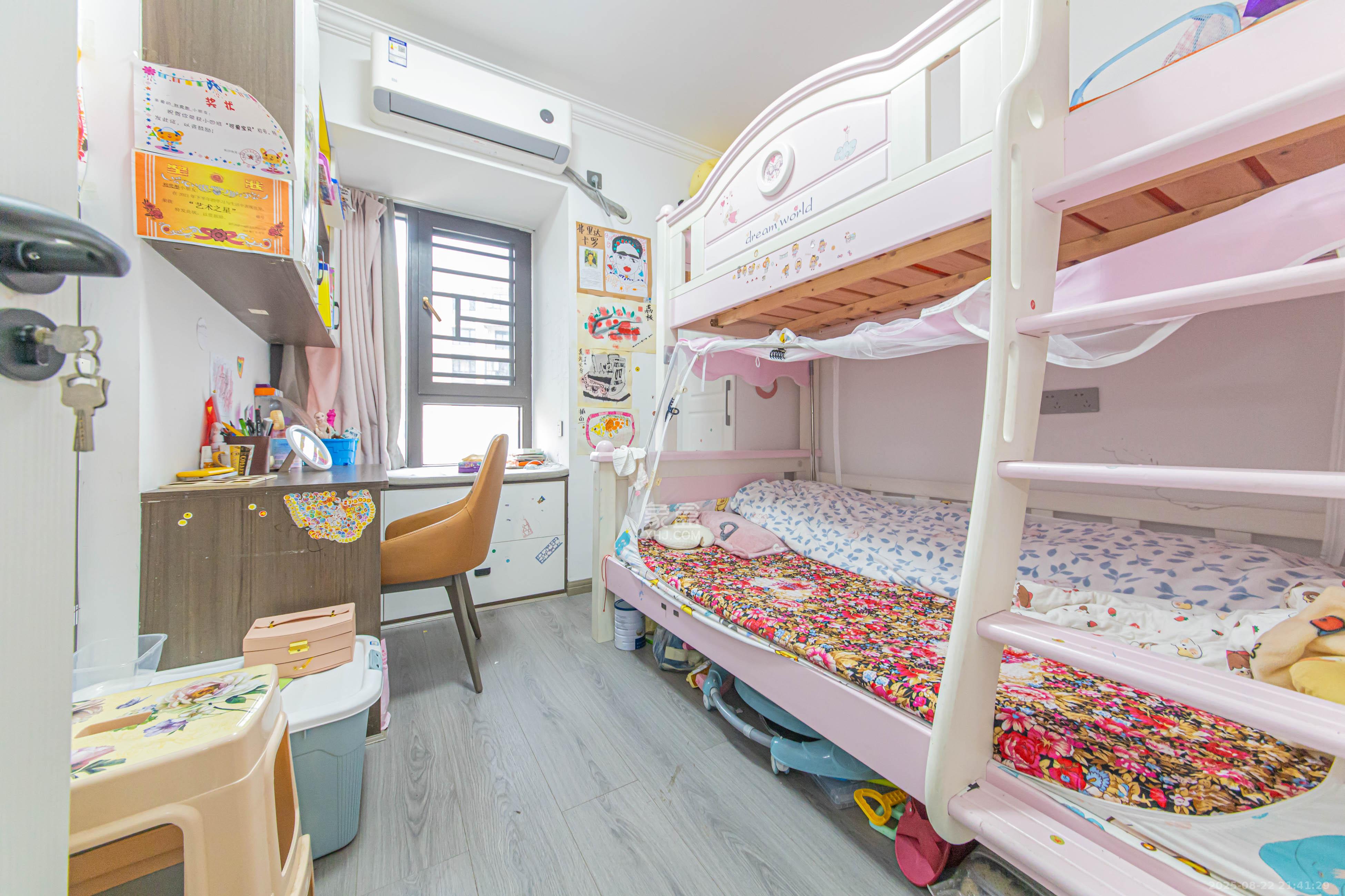 北辰中央公园DF区  3室2厅2卫    118.8万卧室