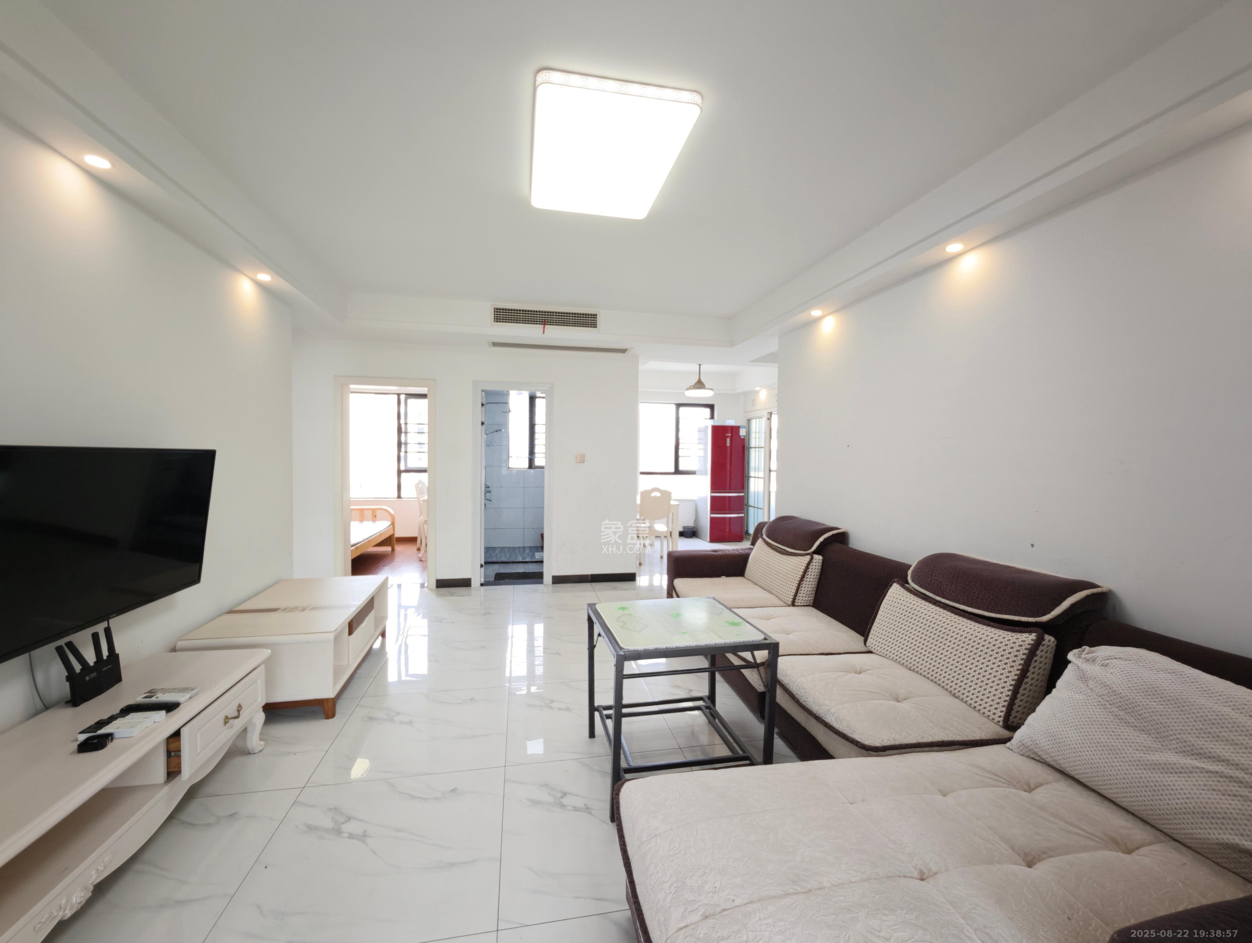 惠天然梅岭国际  4室2厅2卫    3300.0元/月室内图