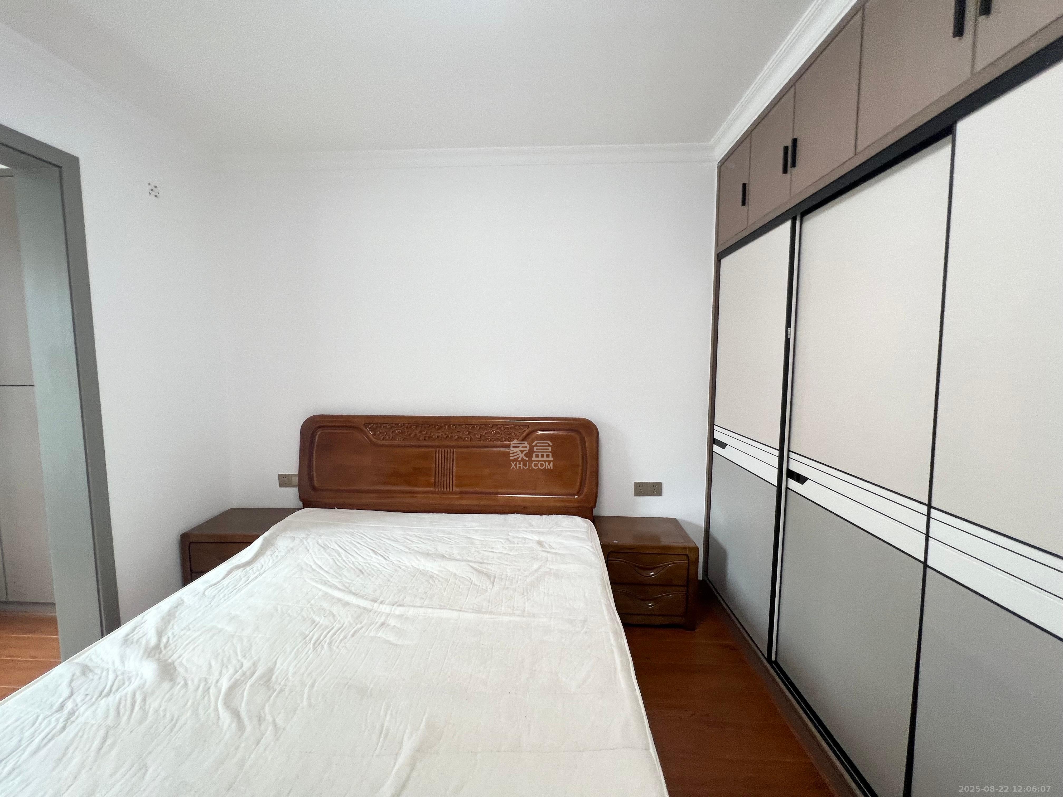 东合新苑  3室2厅2卫   2800.00元/月室内图