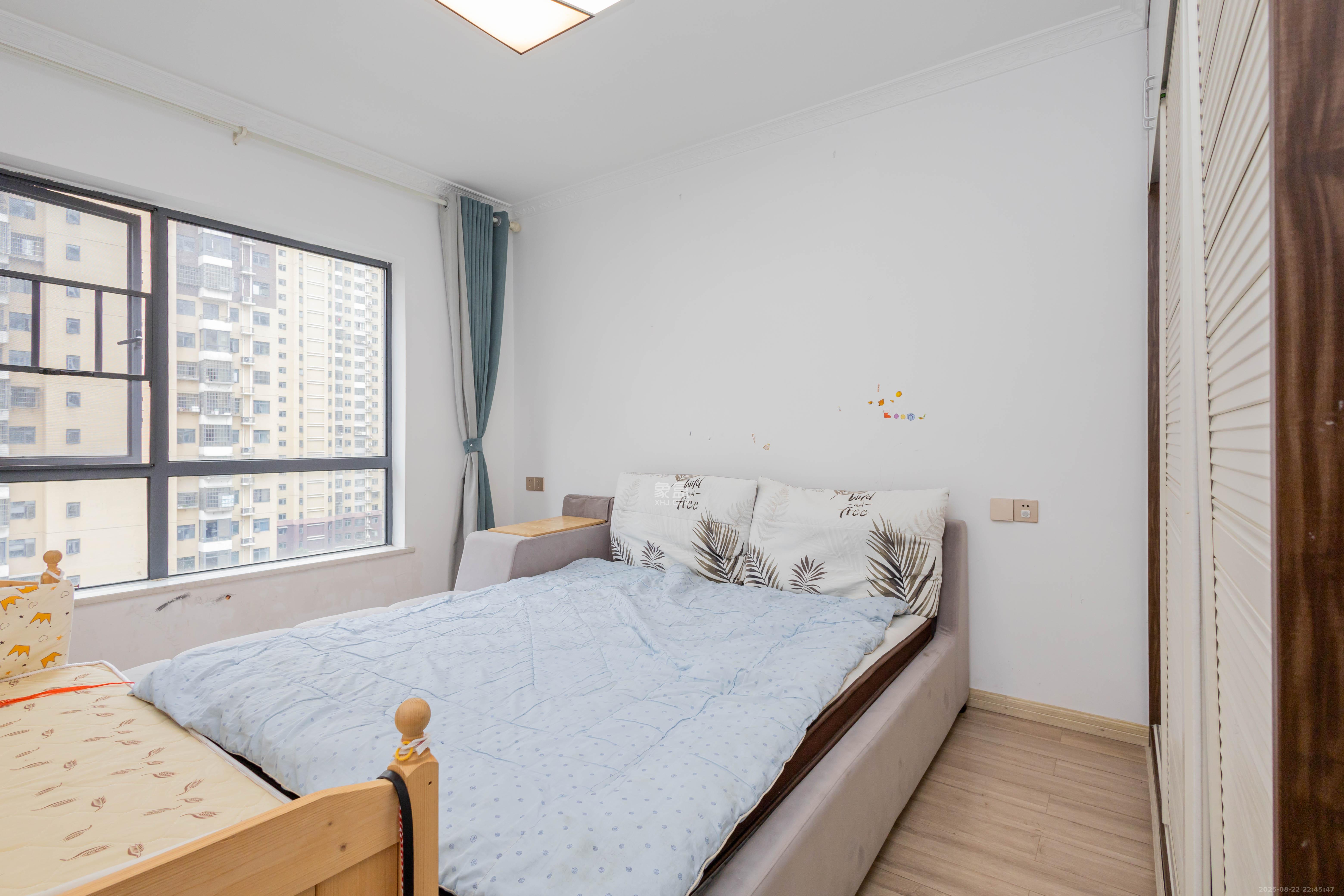 中国铁建国际城二期 4室2厅2卫 86.8万 中国铁建国际城二期 4室2厅2卫 86.8万卧室