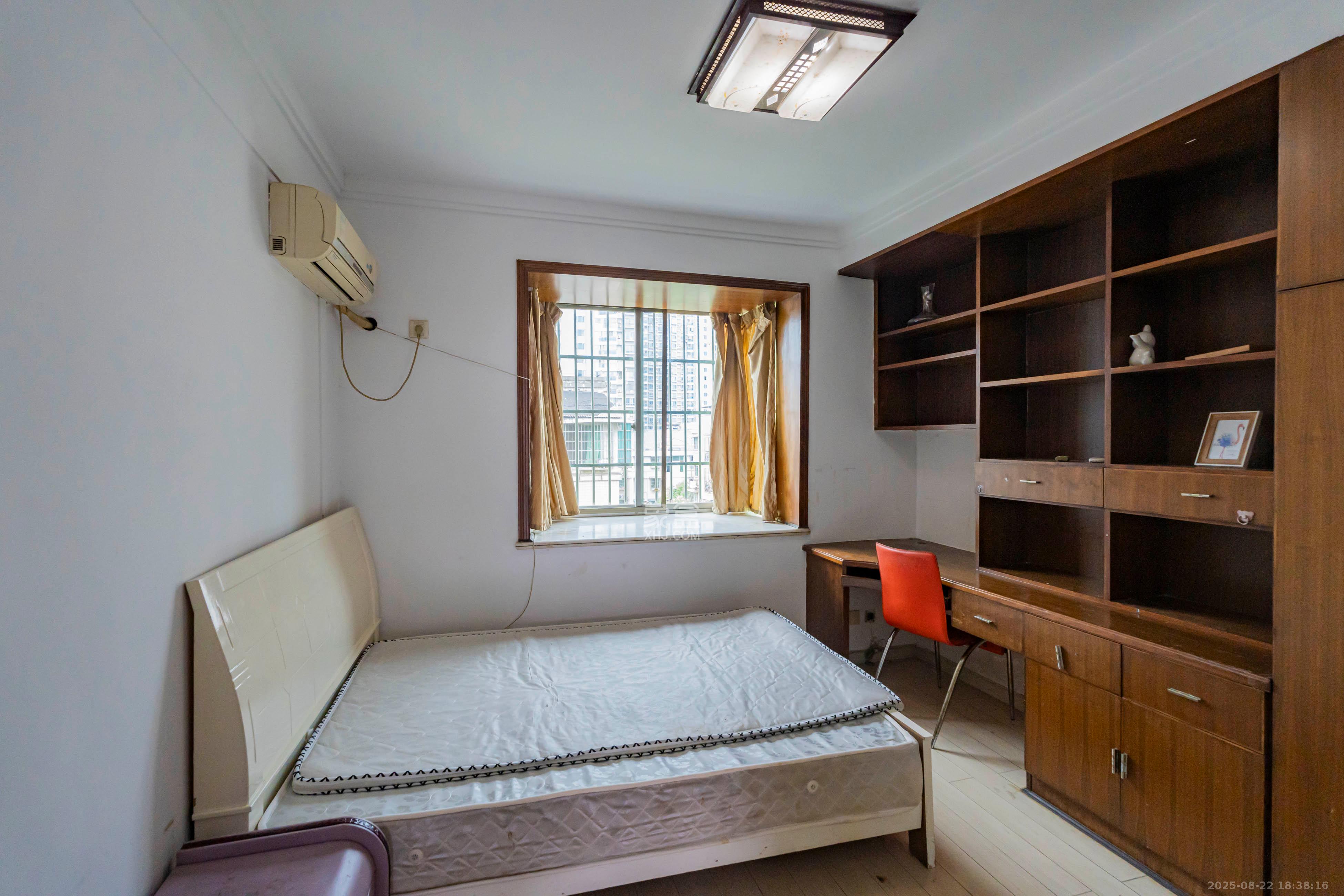 富湘园  3室2厅1卫    125.0万 富湘园  3室2厅1卫    125.0万卧室